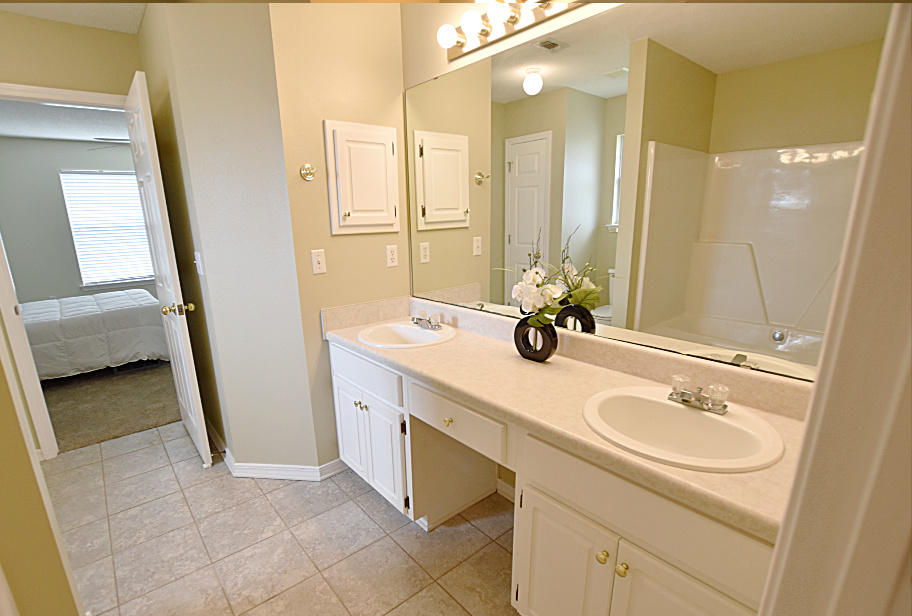 CREETWOODS - Residential