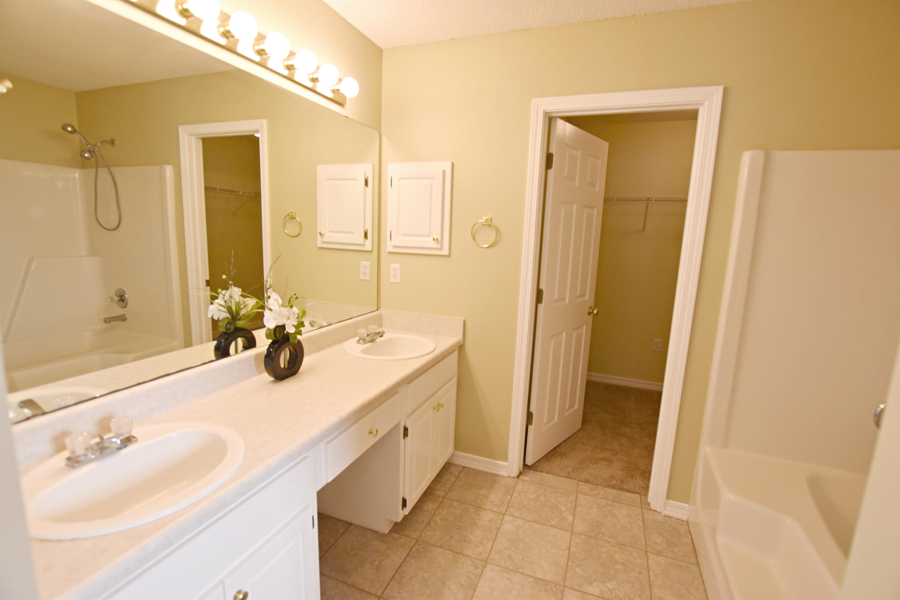 CREETWOODS - Residential