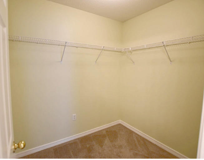 CREETWOODS - Residential