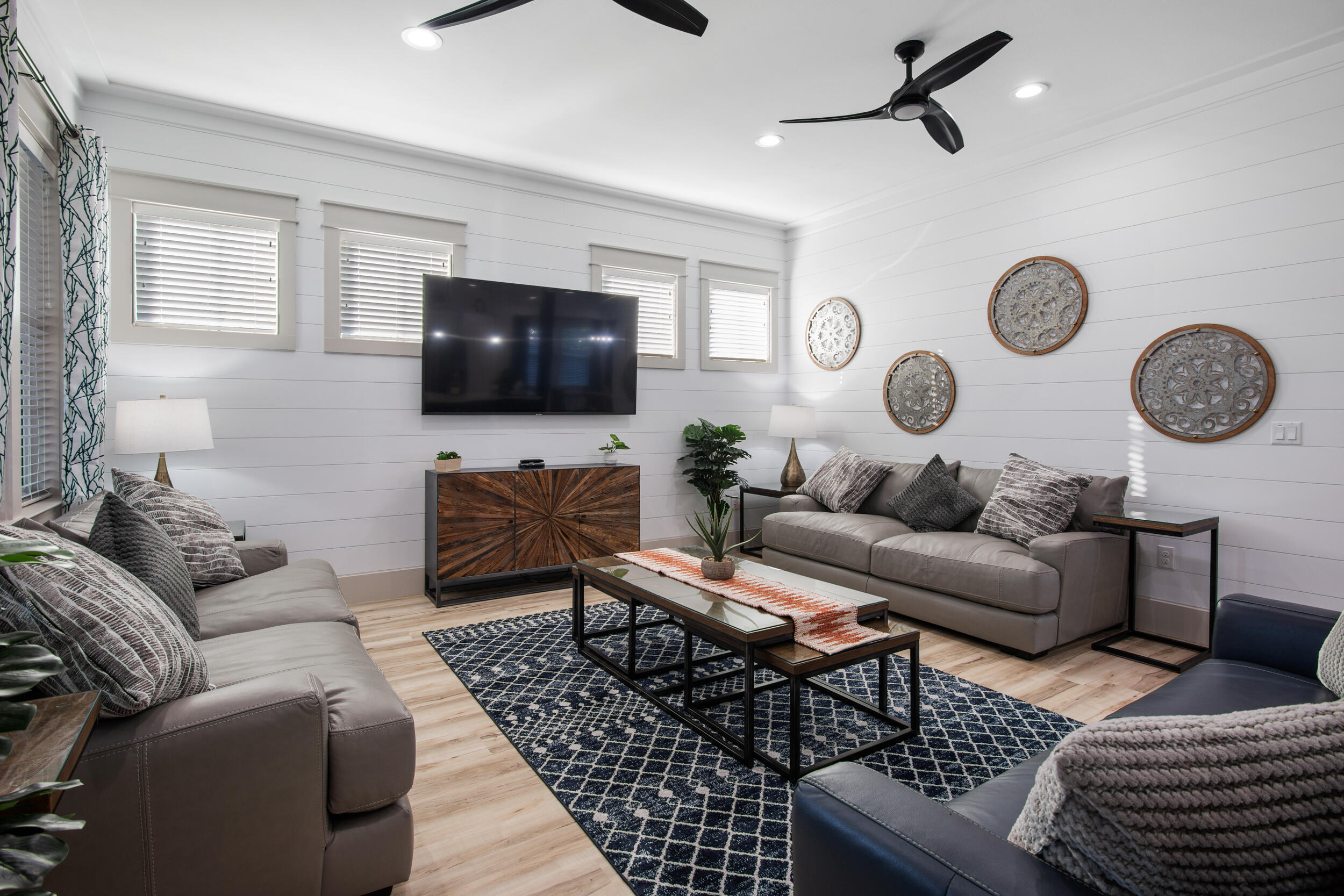 FRANGISTA BEACH 2ND ADDN - Residential
