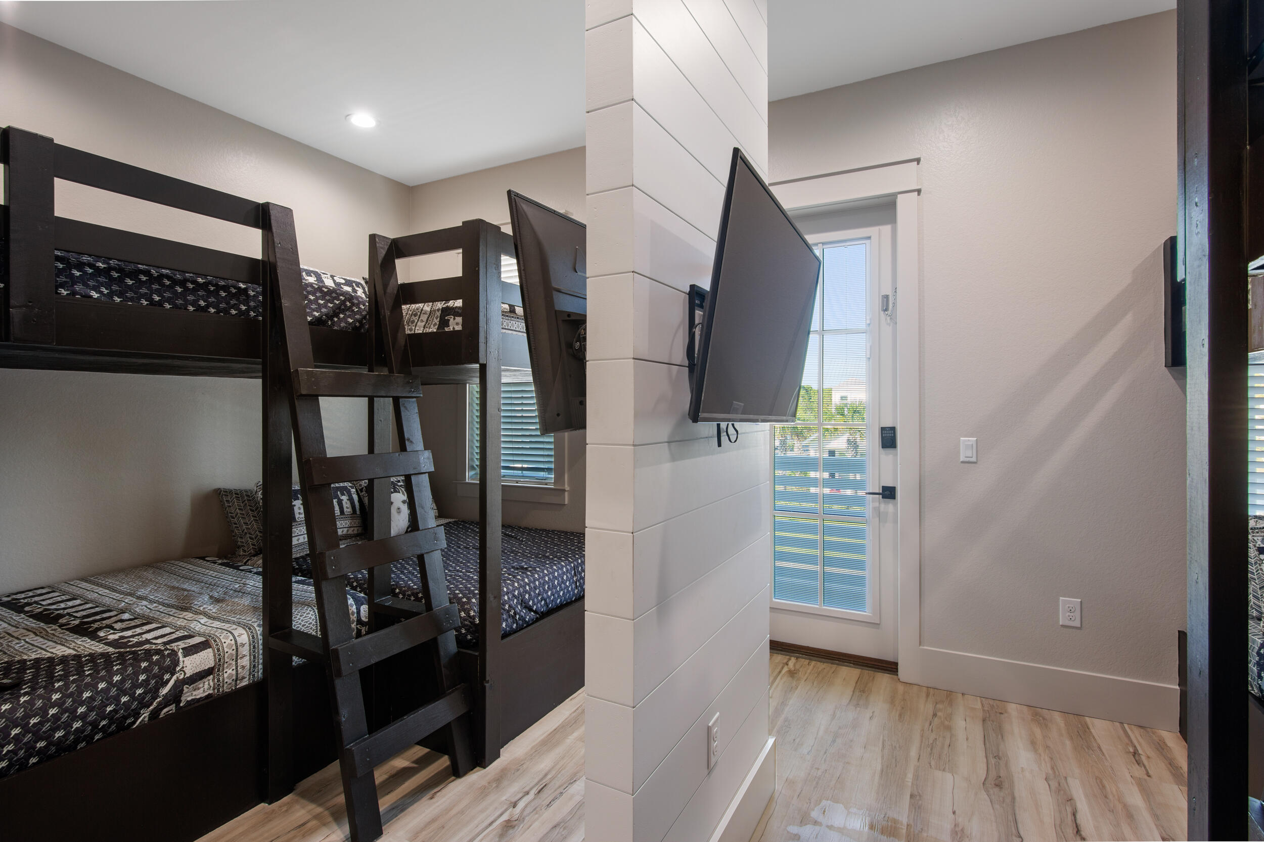 FRANGISTA BEACH 2ND ADDN - Residential