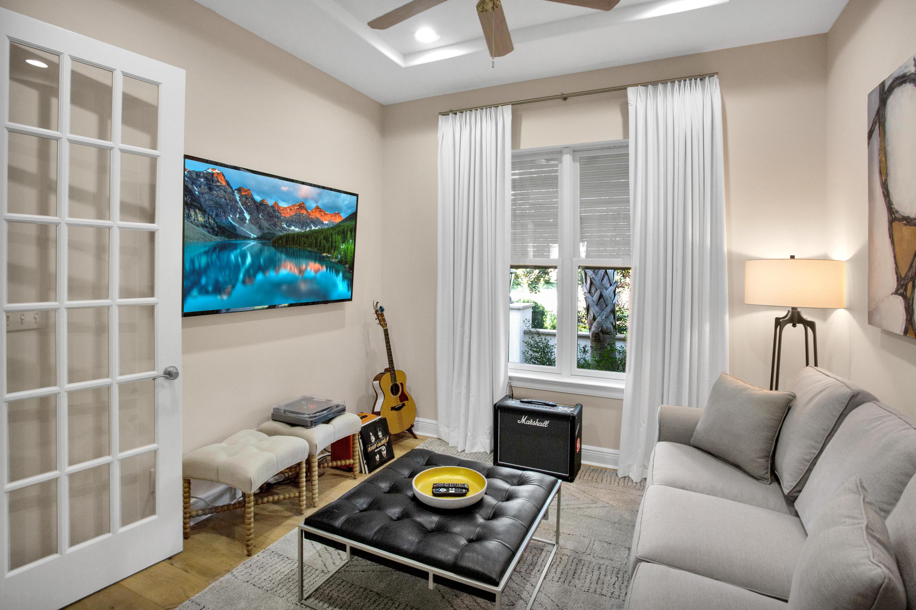 Baytowne Ave East - Residential