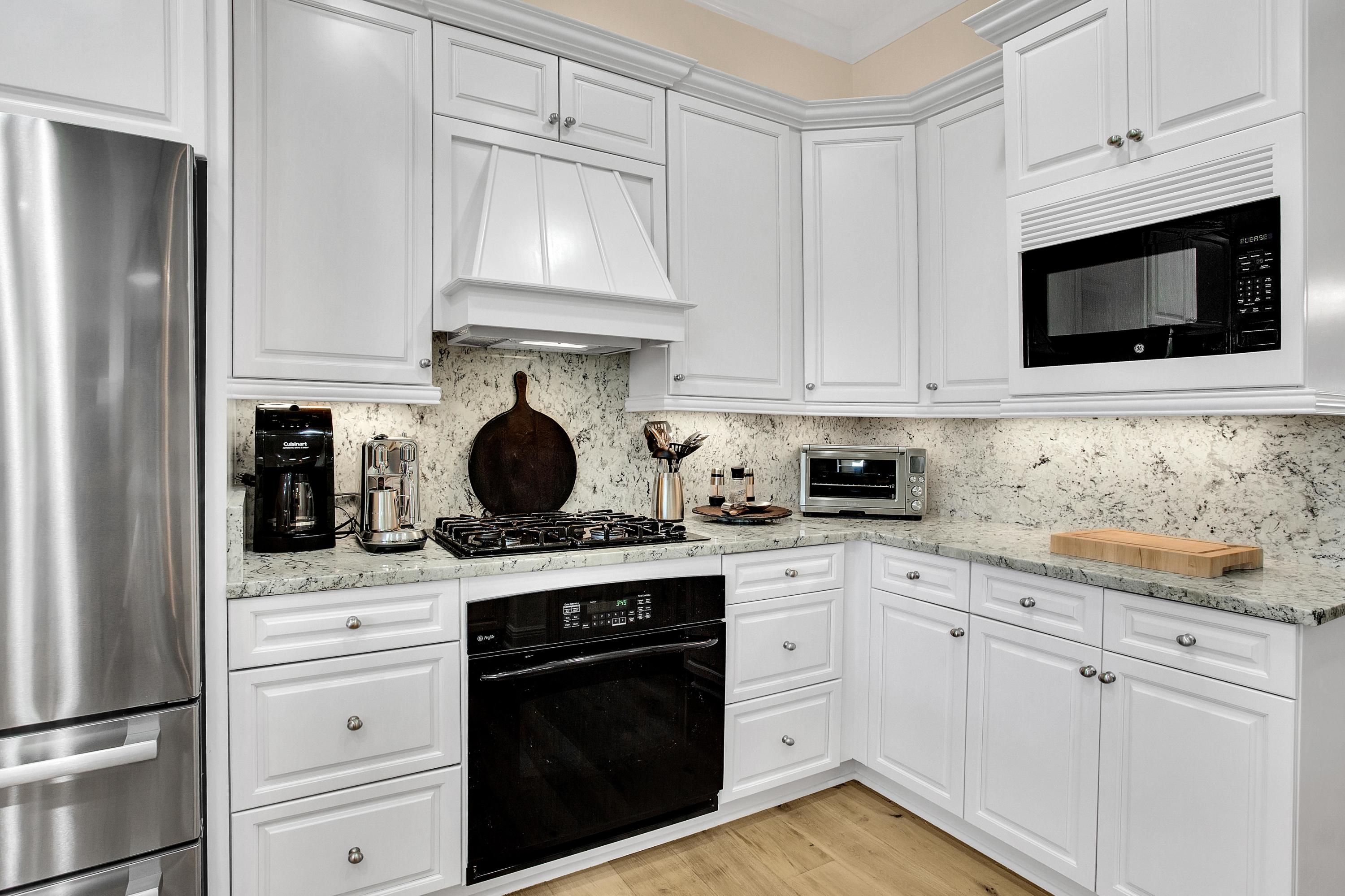 Baytowne Ave East - Residential