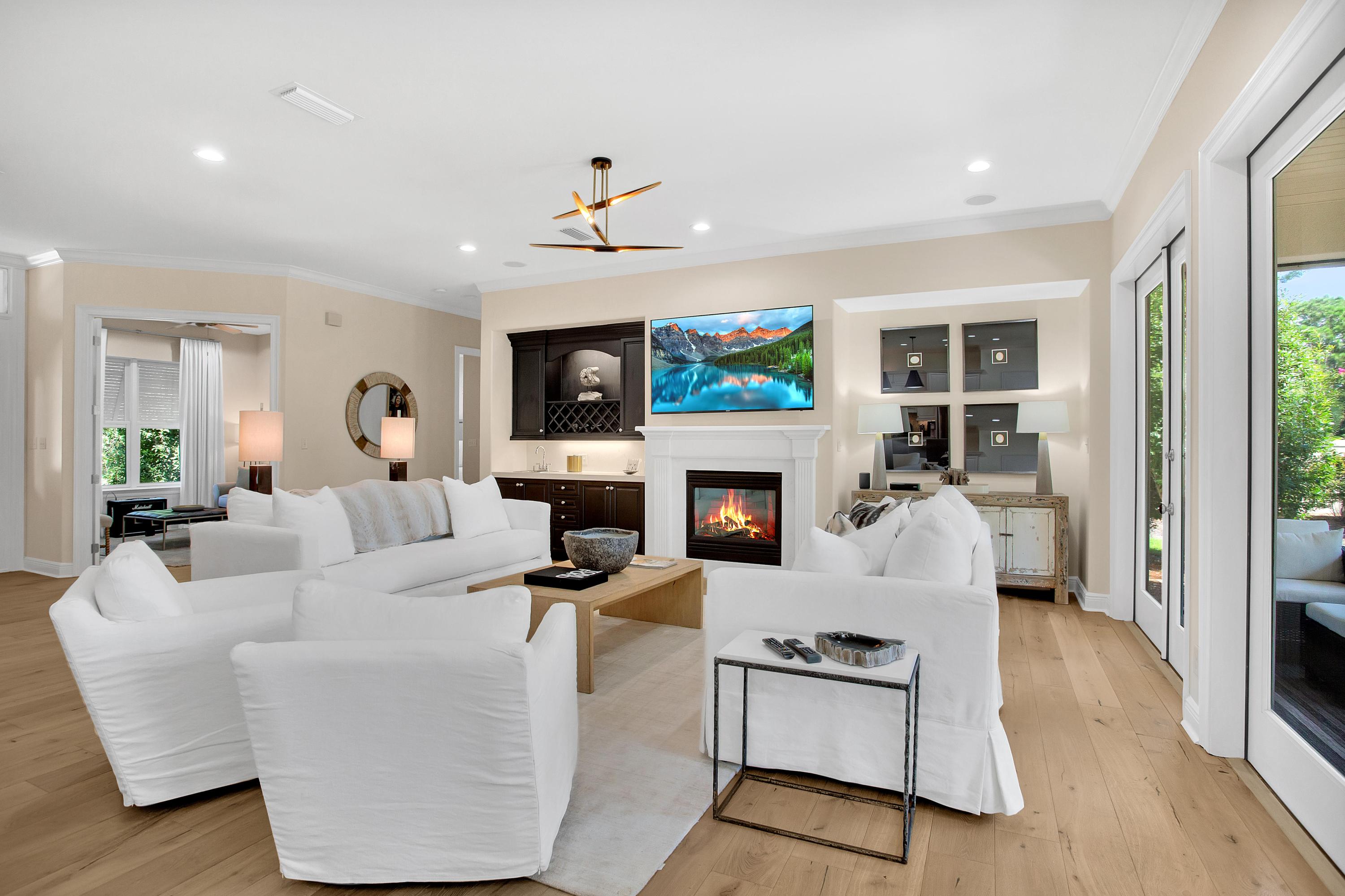 Baytowne Ave East - Residential