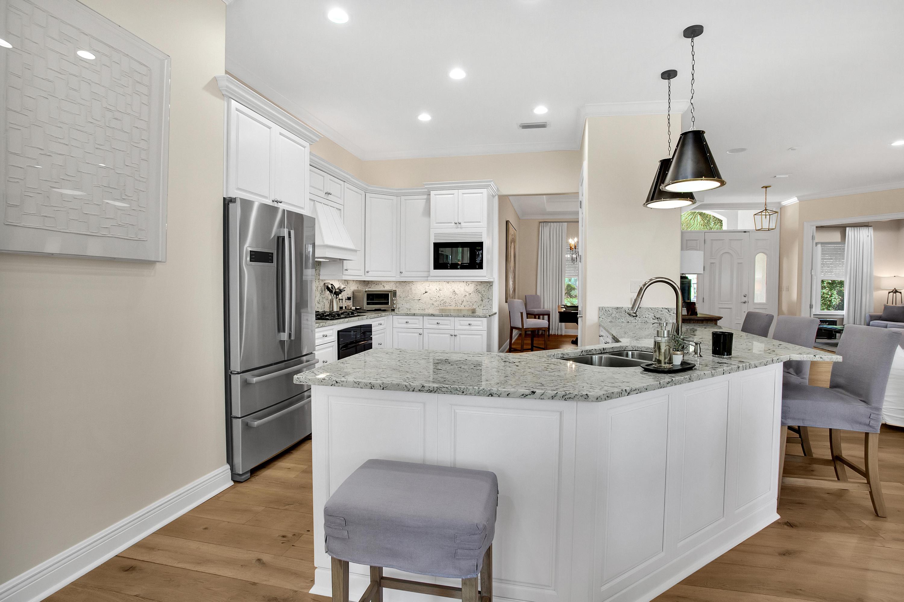 Baytowne Ave East - Residential