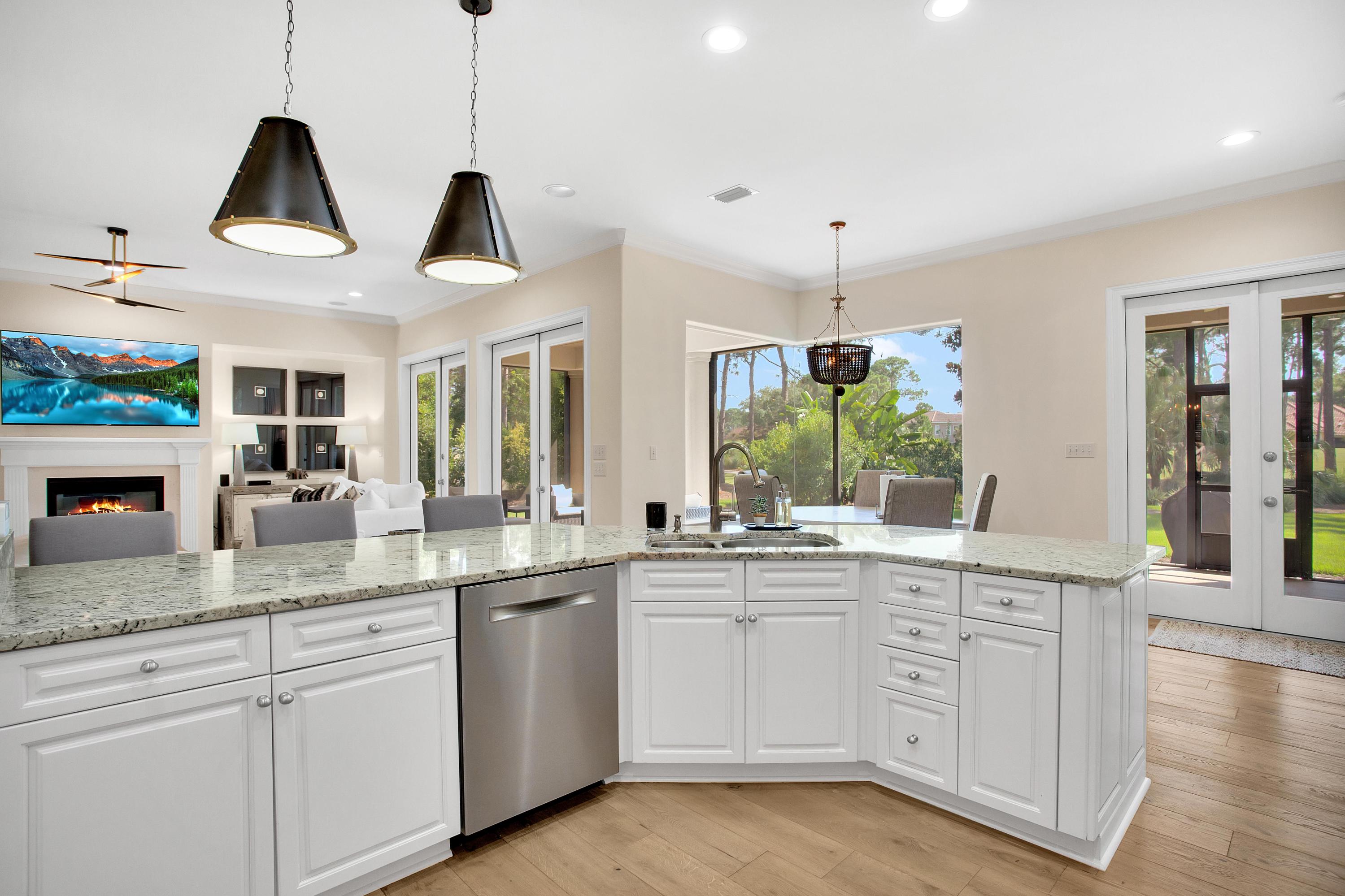 Baytowne Ave East - Residential