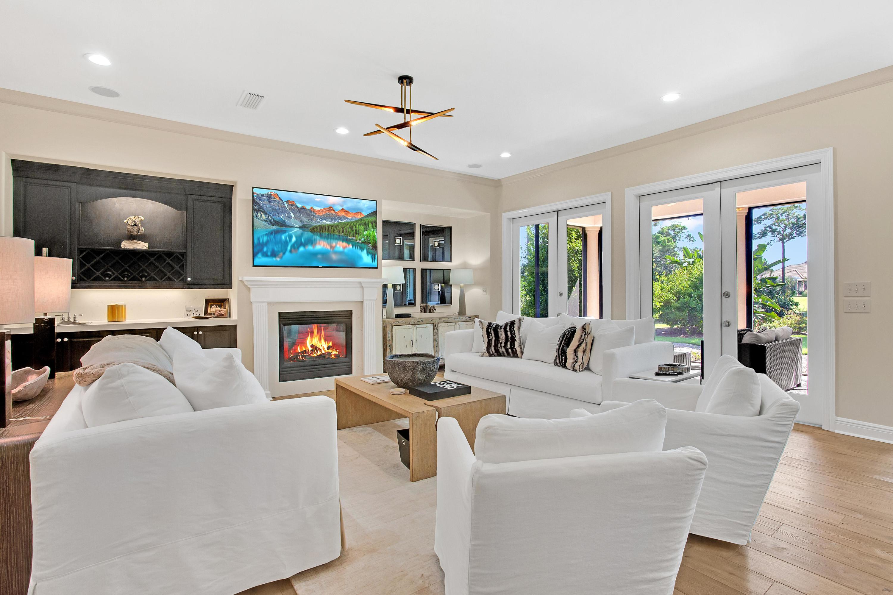 Baytowne Ave East - Residential