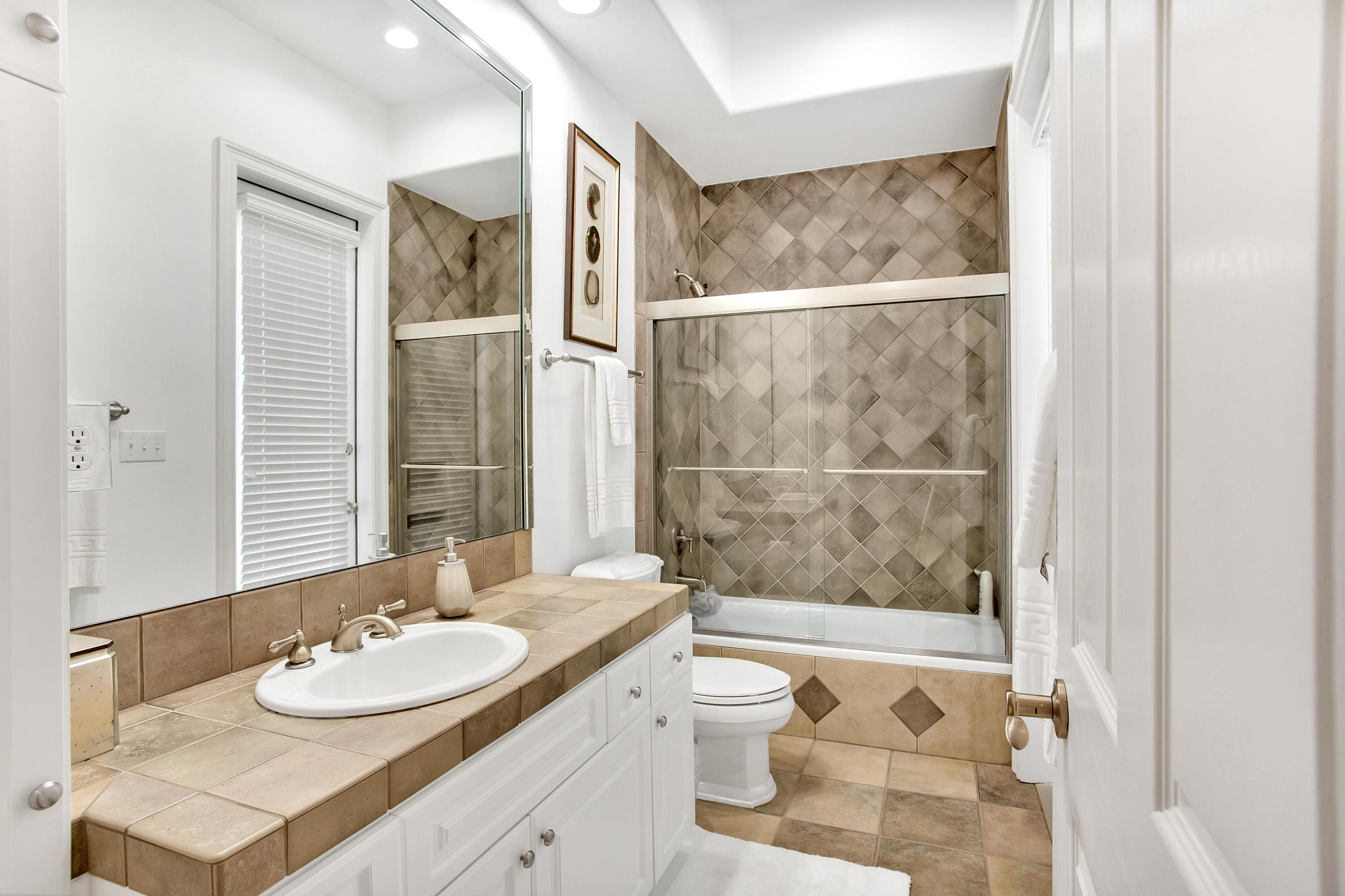 Baytowne Ave East - Residential