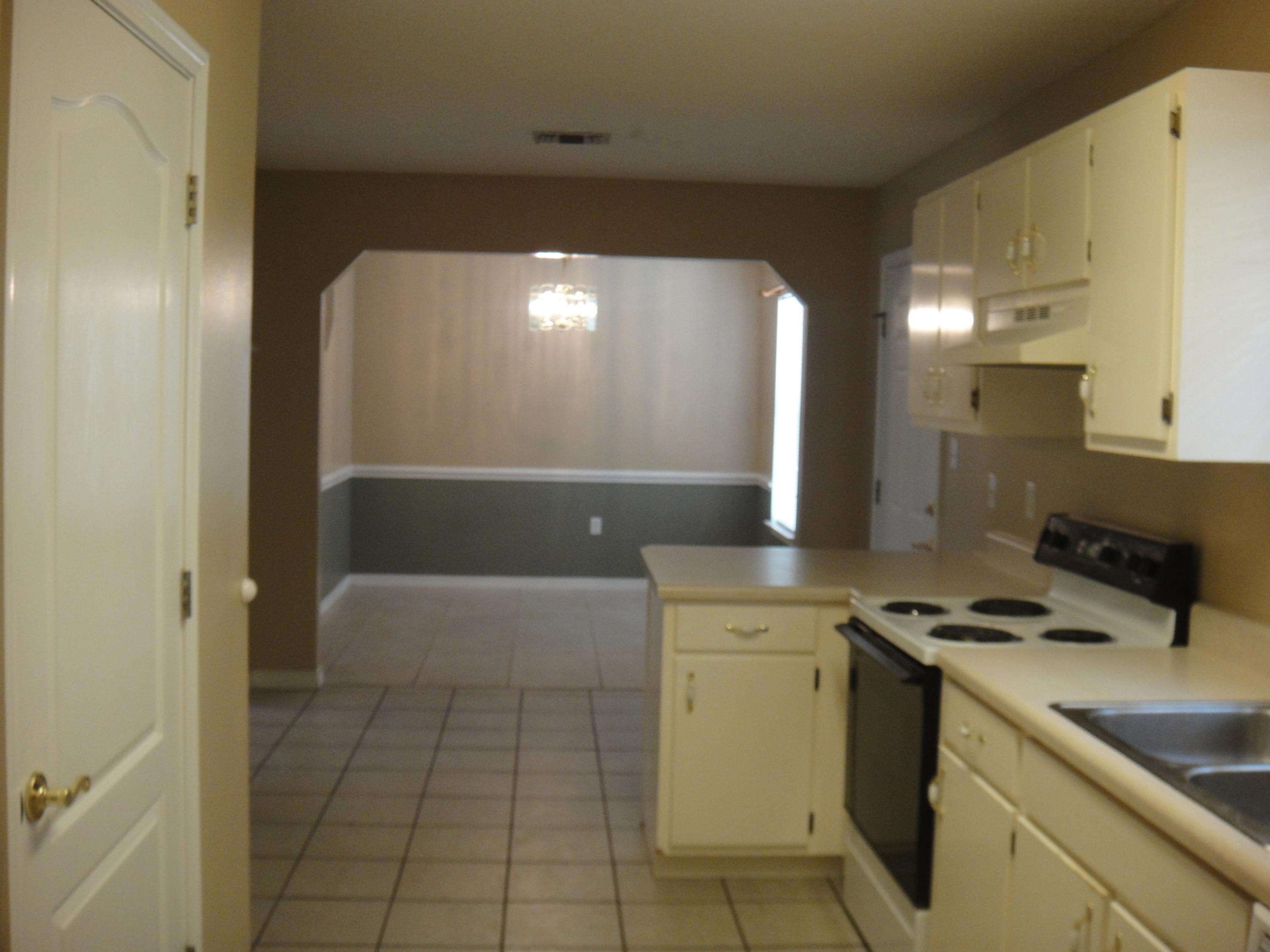 SAN PEDRO PLAZA - Residential Lease