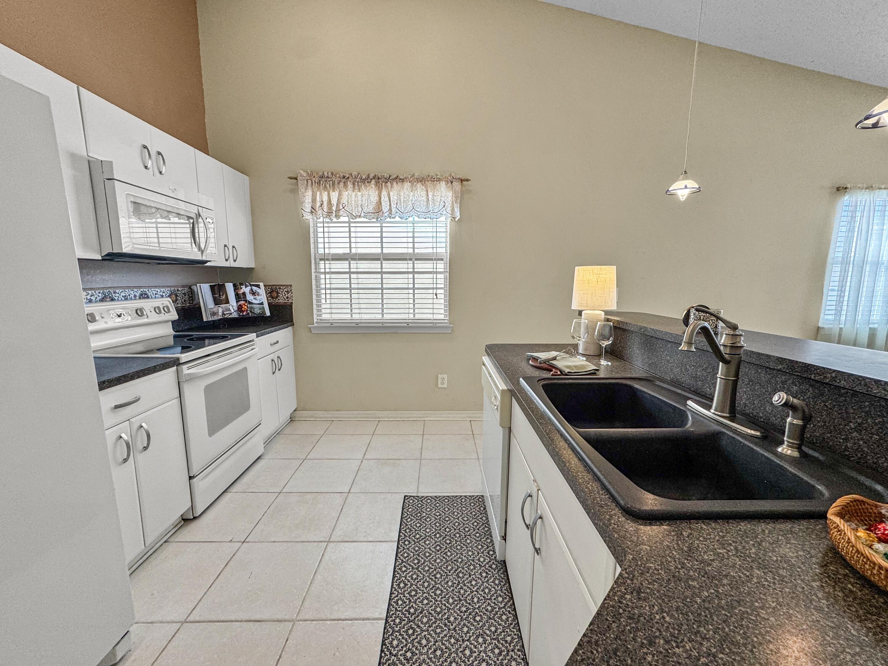 SUMMERWOOD - Residential