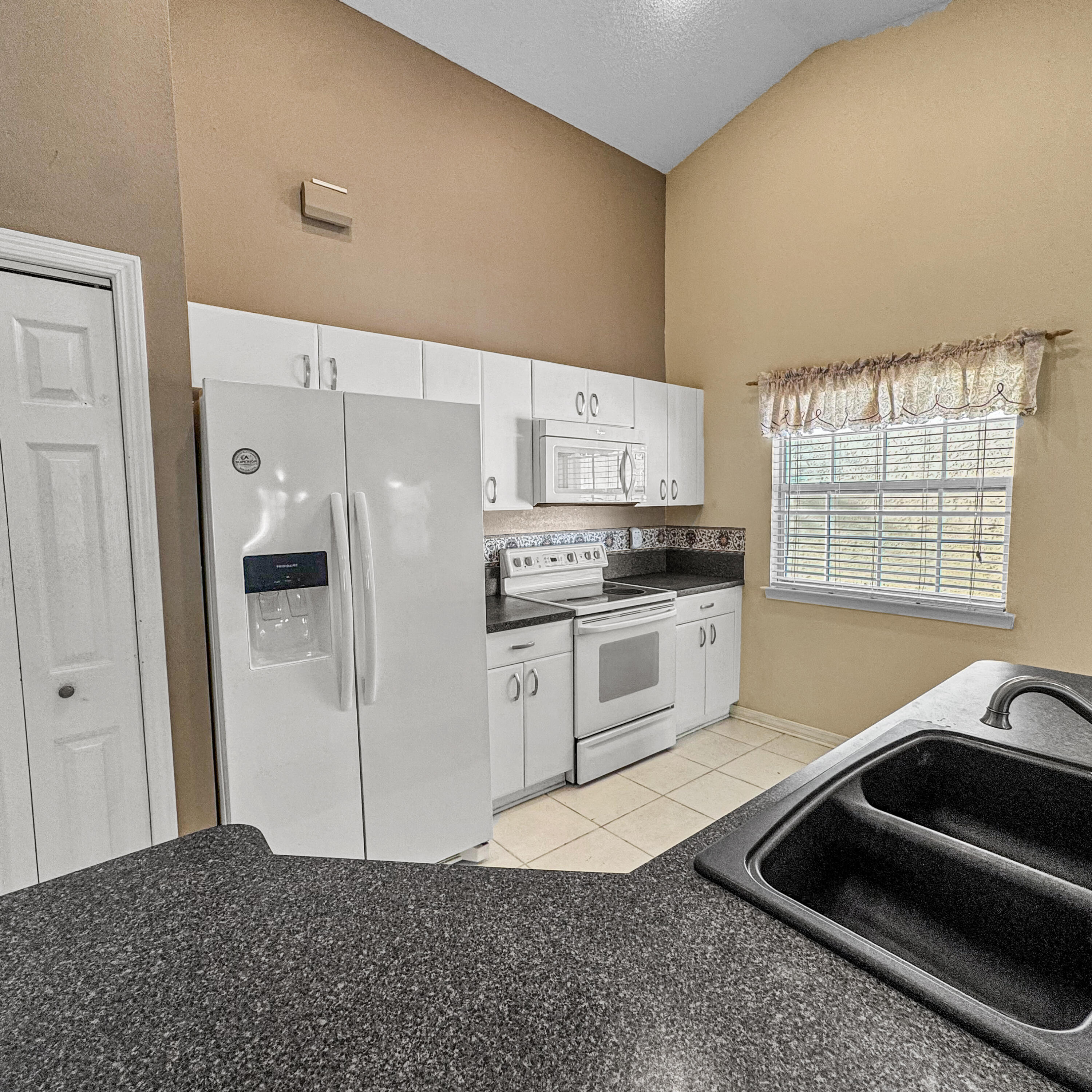 SUMMERWOOD - Residential