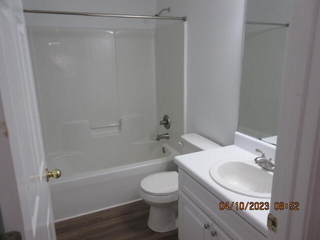 BISCAYNE POINTE - Residential