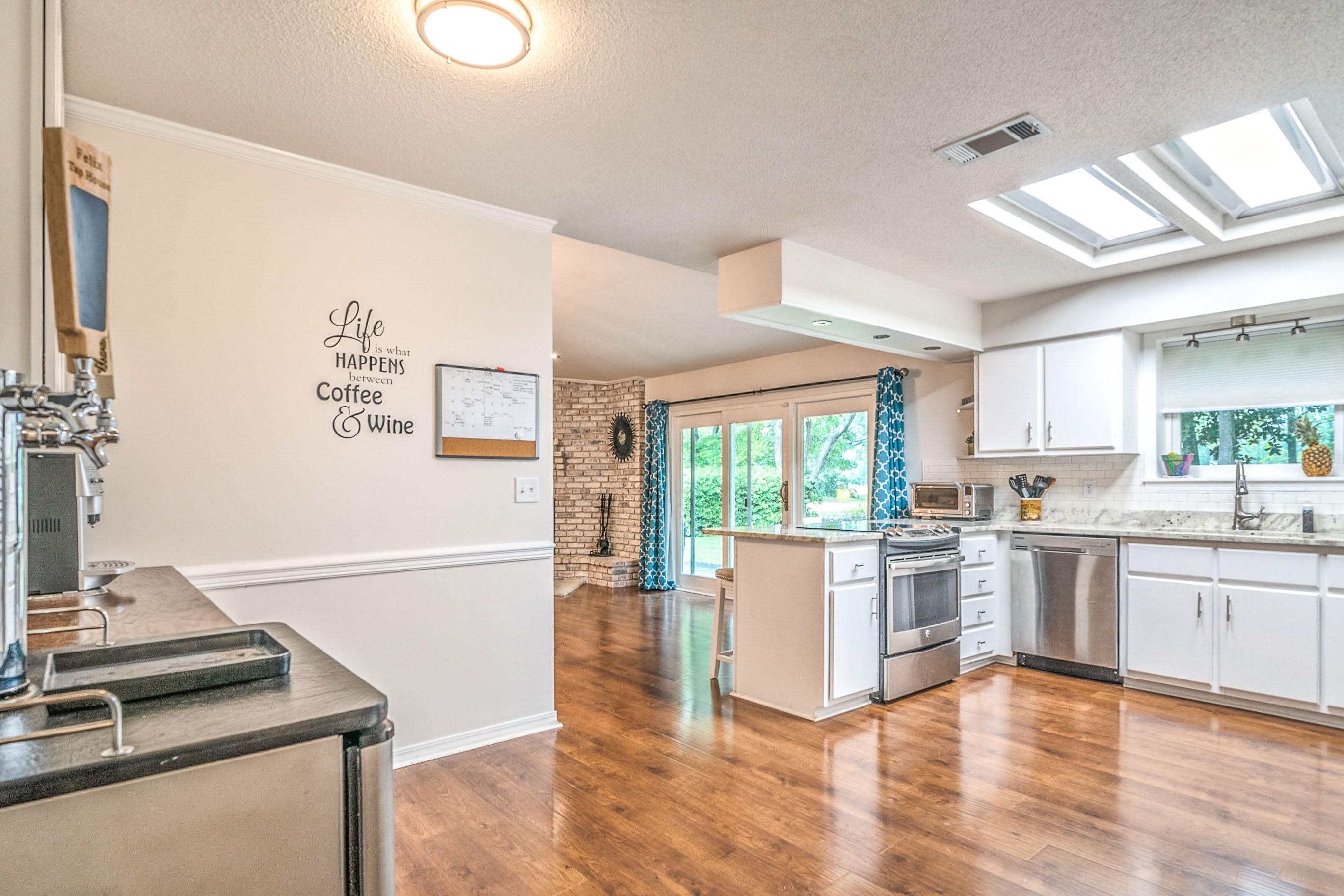 ROCKY BAYOU COUNTRY CLUB ESTATES 1 - Residential