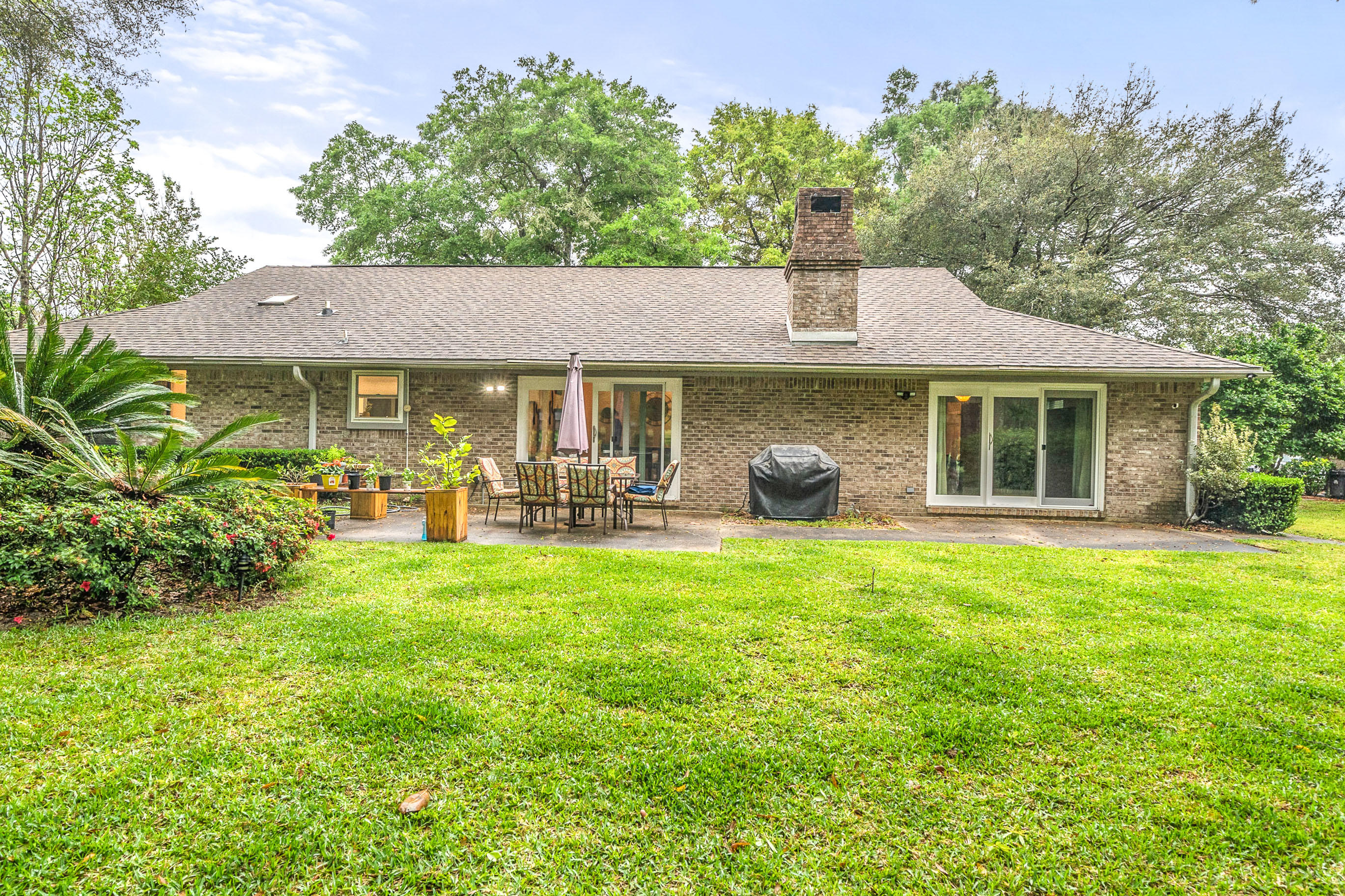 ROCKY BAYOU COUNTRY CLUB ESTATES 1 - Residential