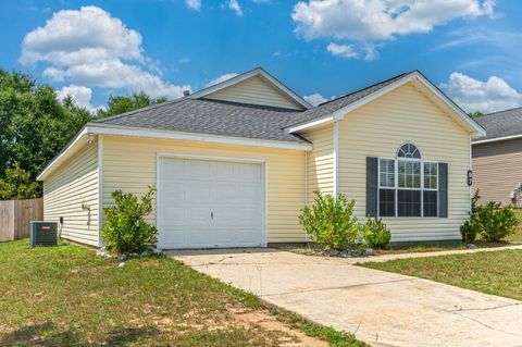 A home in DeFuniak Springs