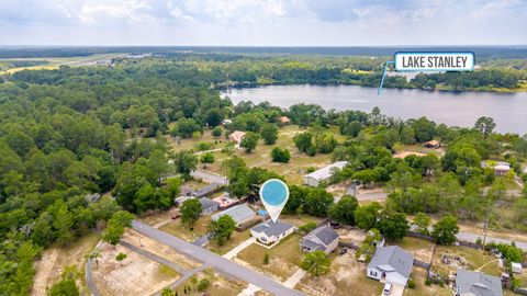 A home in DeFuniak Springs