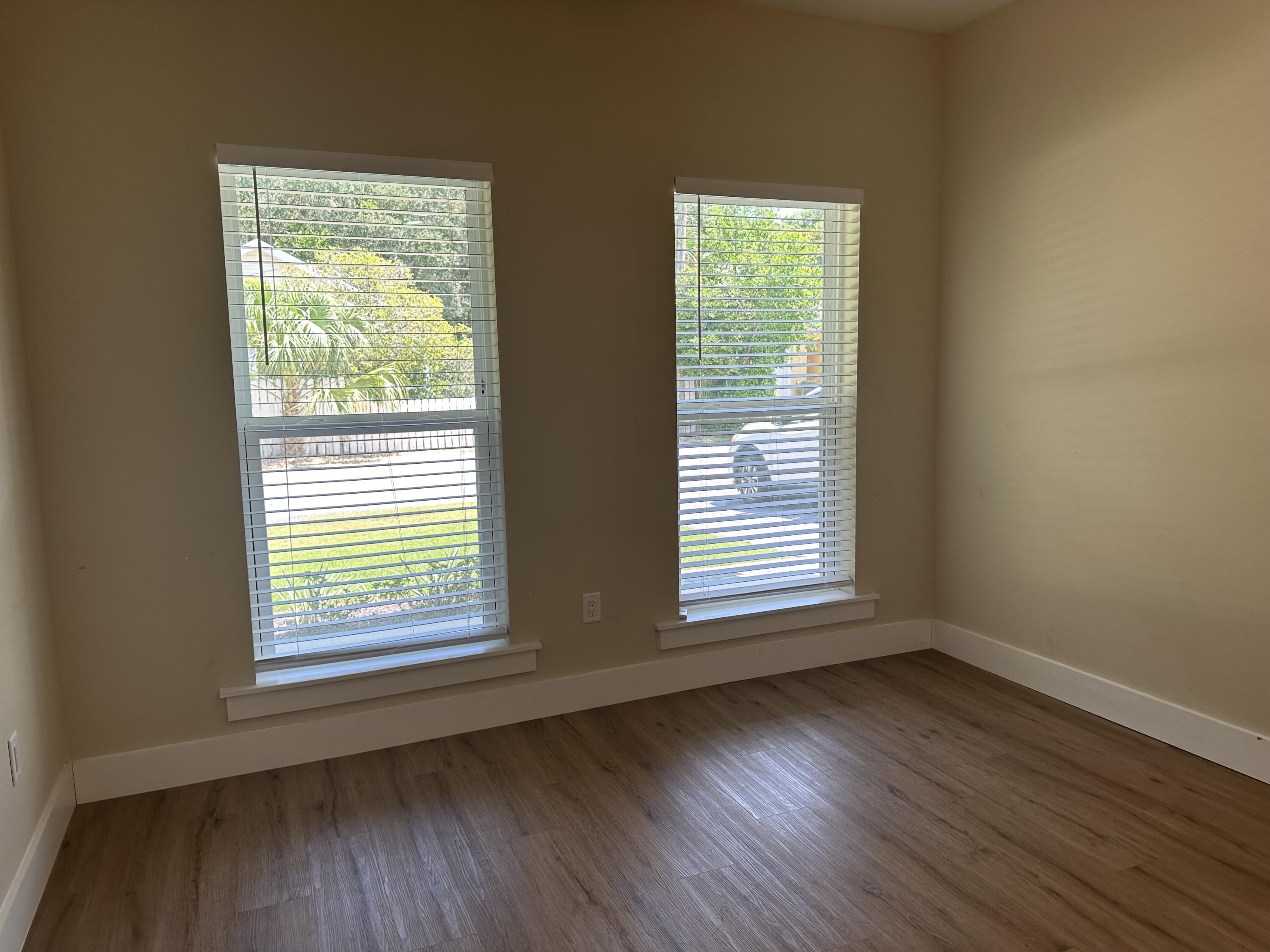 CALHOUN S/D DESTIN RE S/D PART BLK D LOTS 2 & 3 BL - Residential Lease