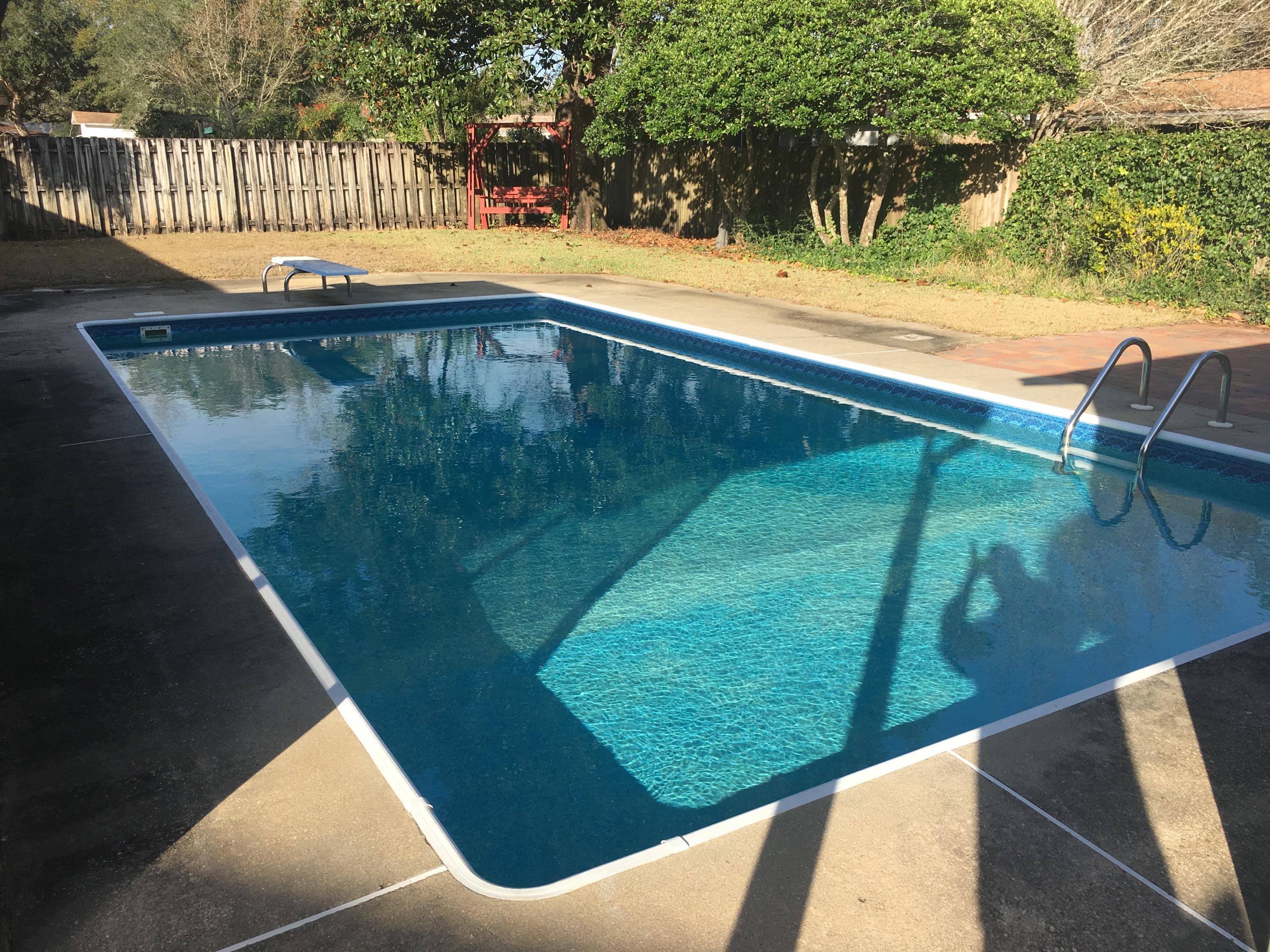 SHERWOOD FOREST - Residential Lease