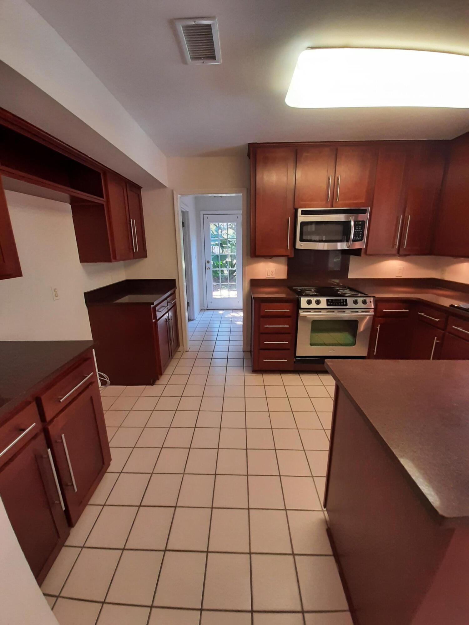 WHISPER BAY 1ST ADDN - Residential