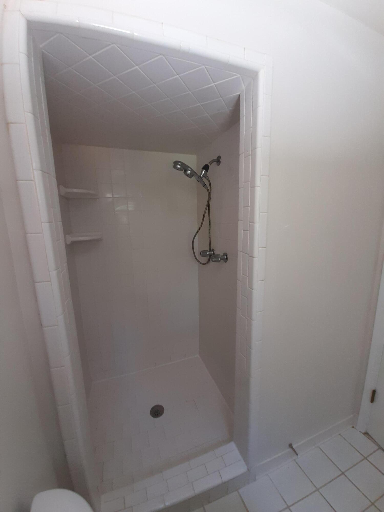 WHISPER BAY 1ST ADDN - Residential