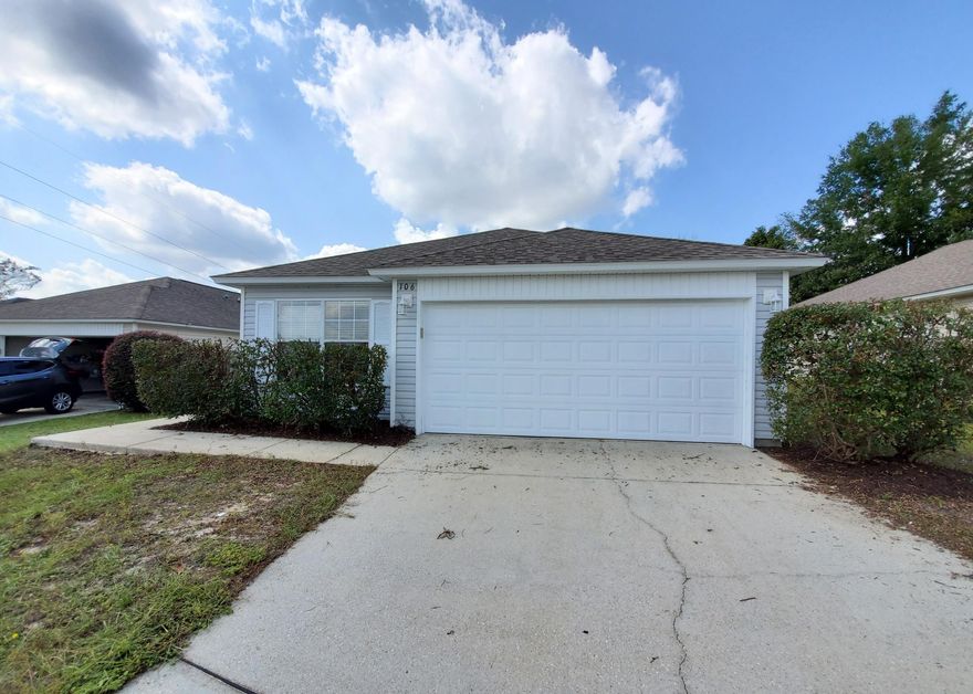 3 bedroom 2 bath home for sale in Crestview. Two car garage. Living/dining/kitchen combo with tall ceilings and breakfast bar. Roomy pantry. Spacious master suite with attached bathroom and walk-in closet. This beautiful house will make the perfect family home! Vacant  and easy to show.