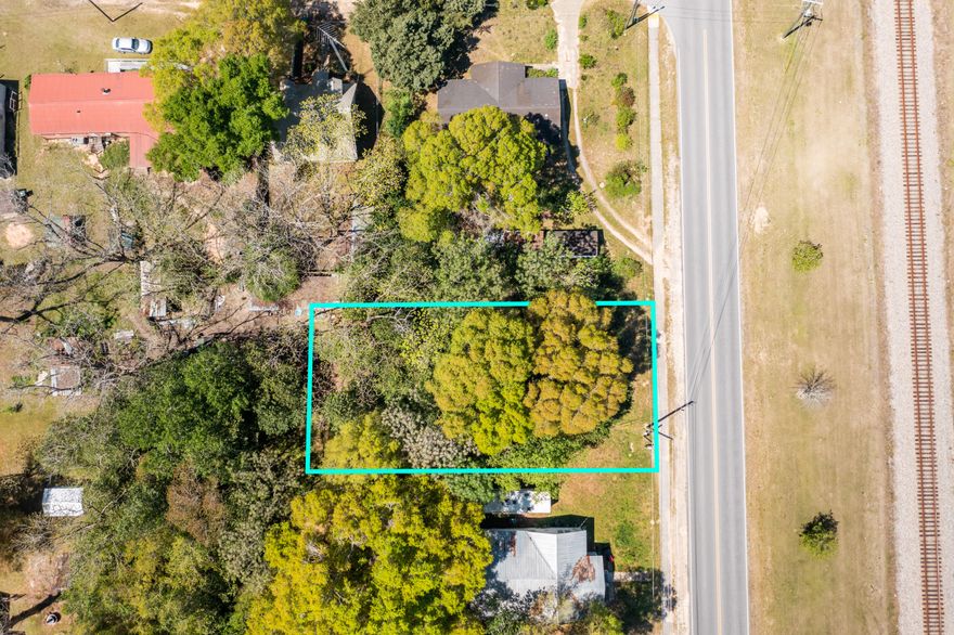 Affordable, buildable residential lot in the heart of DeFuniak Springs City Limits.  This approx.. 50' x 112' parcel is zoned R-2.  This is a great parcel setup and ready for you to start dreaming of building a new home for primary residence or rental property.  No matter what you decide, this is a great investment for your future!  The city of DeFuniak is exploding with many new establishments coming to this community to speak of its' growth. Claim your stake in its' growth!New Construction Single and Modular Homes Allowed.  Mobile Homes are not allowed.City water, City sewer, electric and cable available at the street.  Tap fees due.   Flood Zone X and per Walton County GIS mapping appears there are no wetlands.Buyers to verify all dimensions and property information of importance.