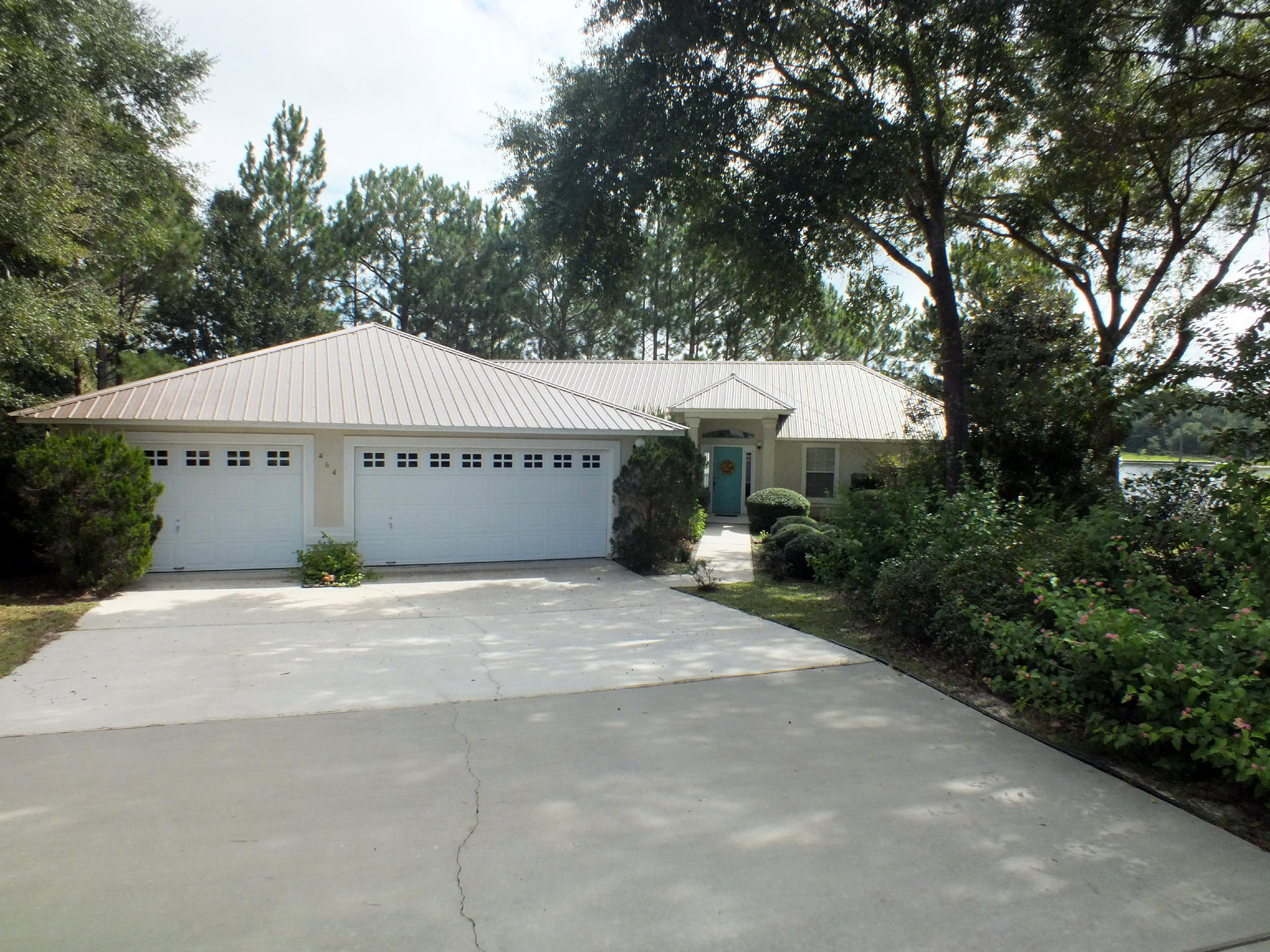 HIDDEN LAKES ESTATES - Residential