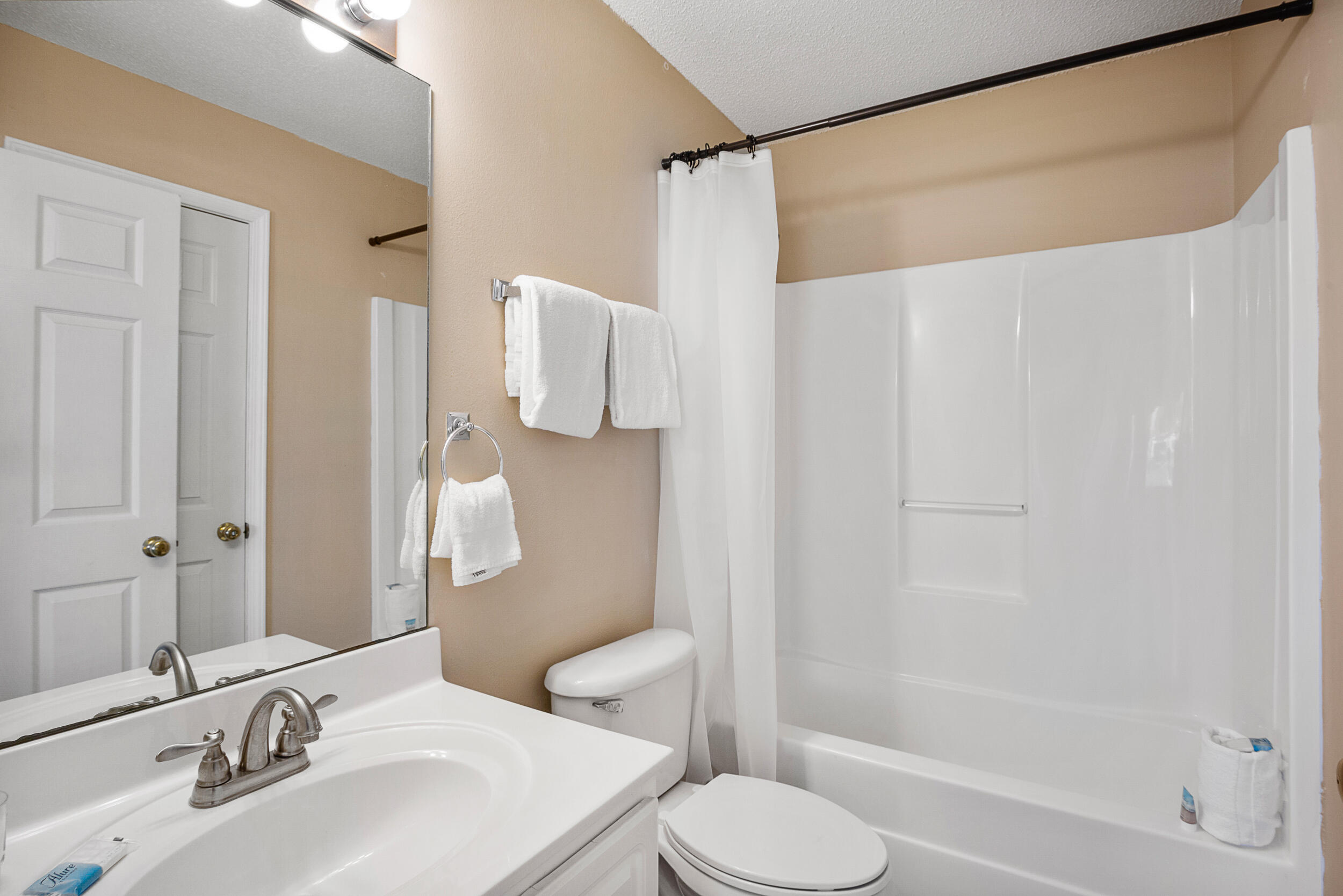 CRYSTAL VILLAGE 2 CONDO PH 2 - Residential