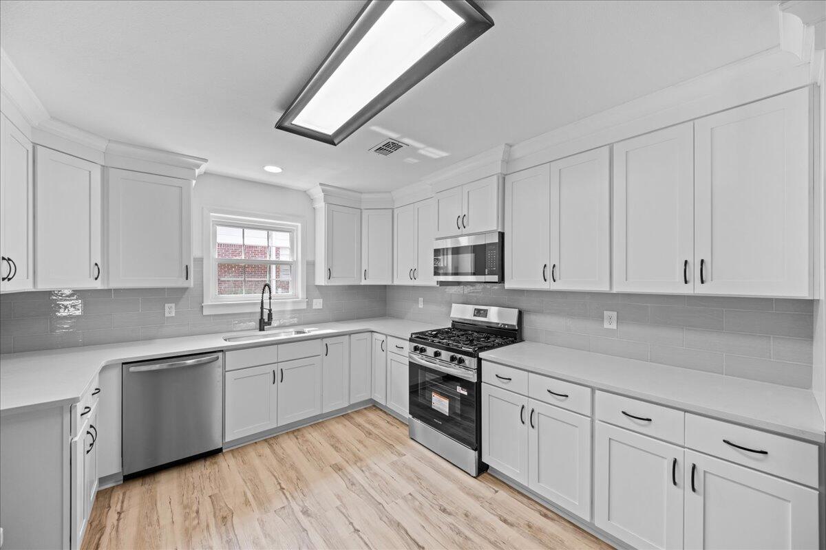 COUNTRY CLUB ESTATES 1ST ADDN - Residential