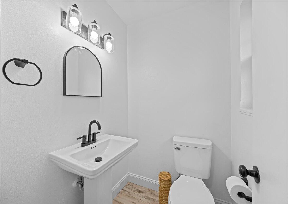 COUNTRY CLUB ESTATES 1ST ADDN - Residential
