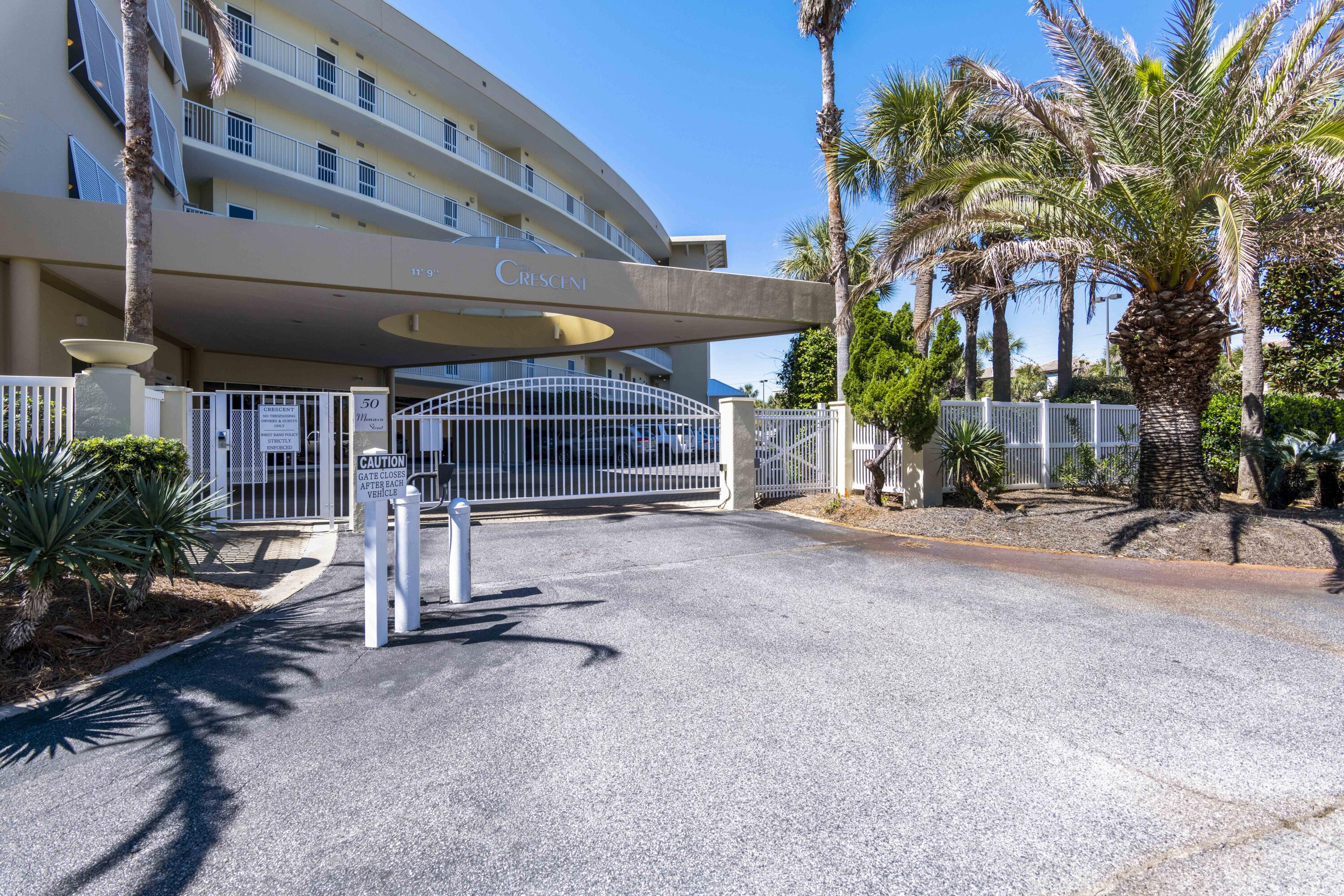 CRESCENT AT MIRAMAR BEACH THE - Residential