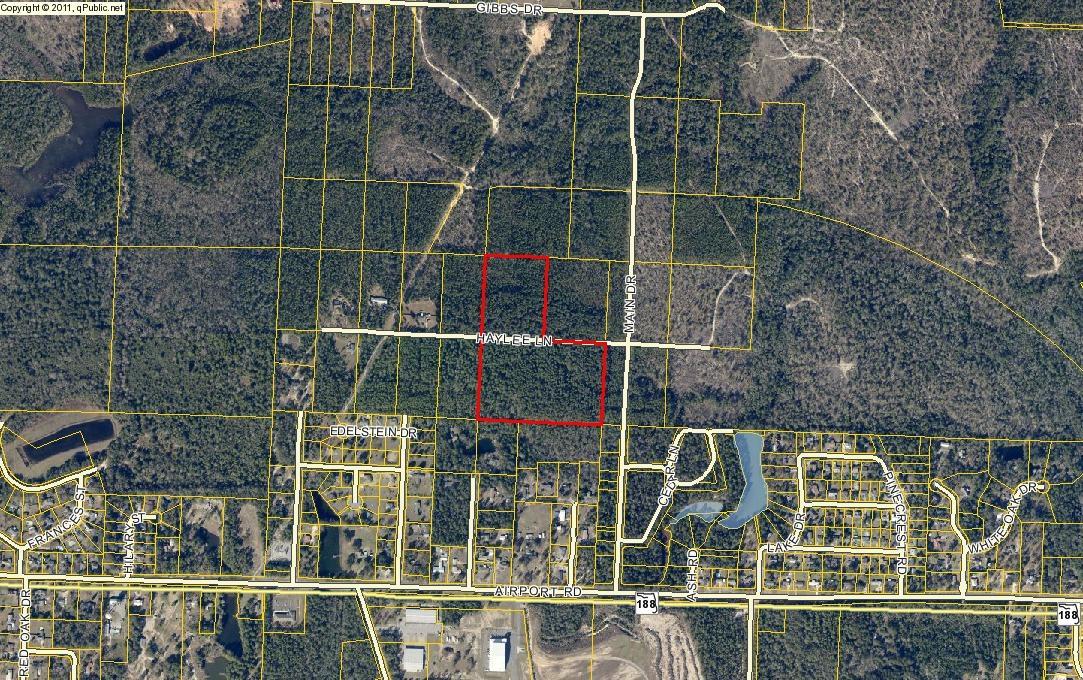 Back on Market, Last Buyers Lender took to long. Located just 6 miles from Downtown Crestview, Haylee Lane offers both privacy and convenience. Its 18.4 undeveloped acres contain the natural mix of hardwoods and pines typical of Florida's Northwest Panhandle area. Create your perfect setting for a estate, equestrian facility, or a small farm. Property is located in a low density zone restricting development to two structures per acre. This parcel spans the north side of Haylee Lane.