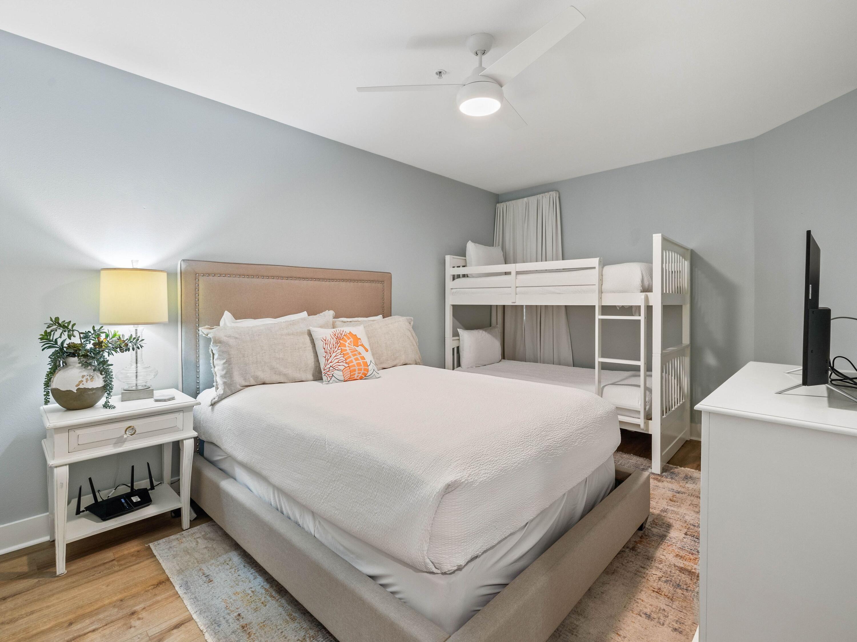 SEAVIEW VILLAS - Residential