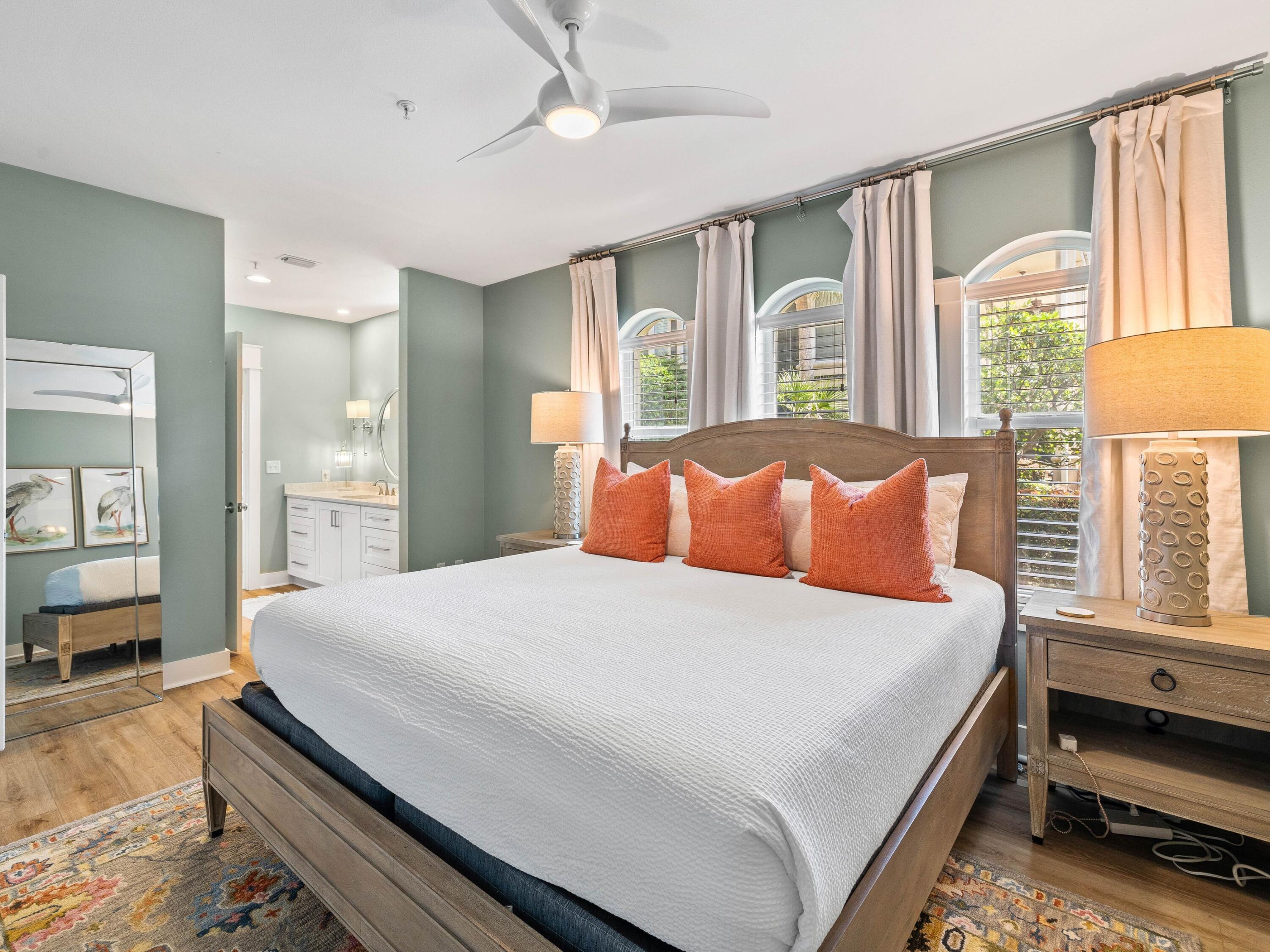 SEAVIEW VILLAS - Residential