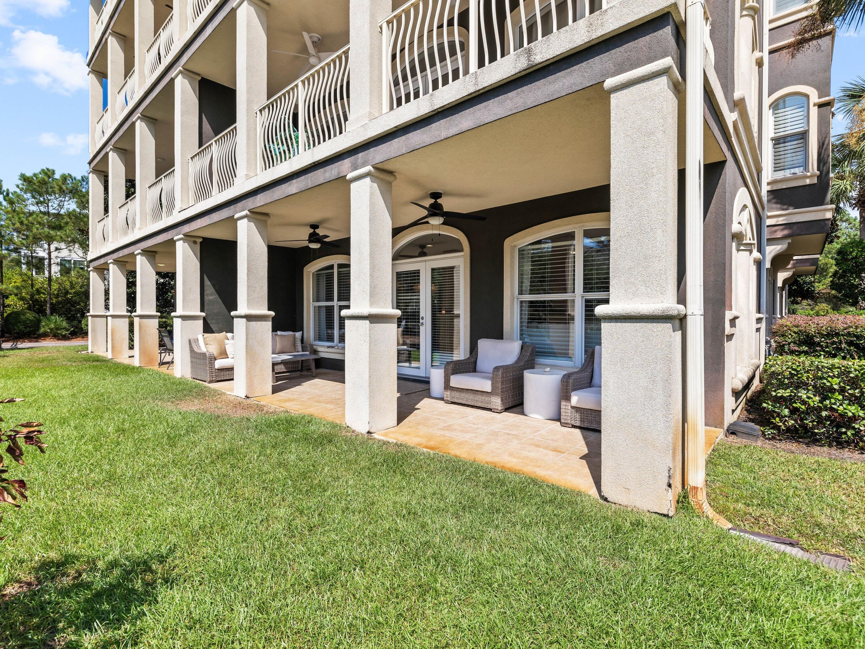 SEAVIEW VILLAS - Residential