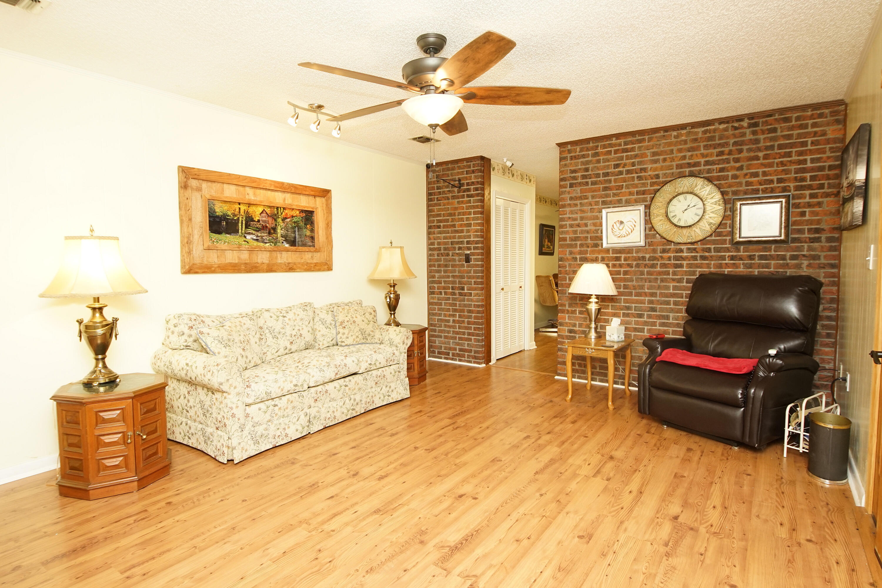 LAKEVIEW ESTATES - Residential