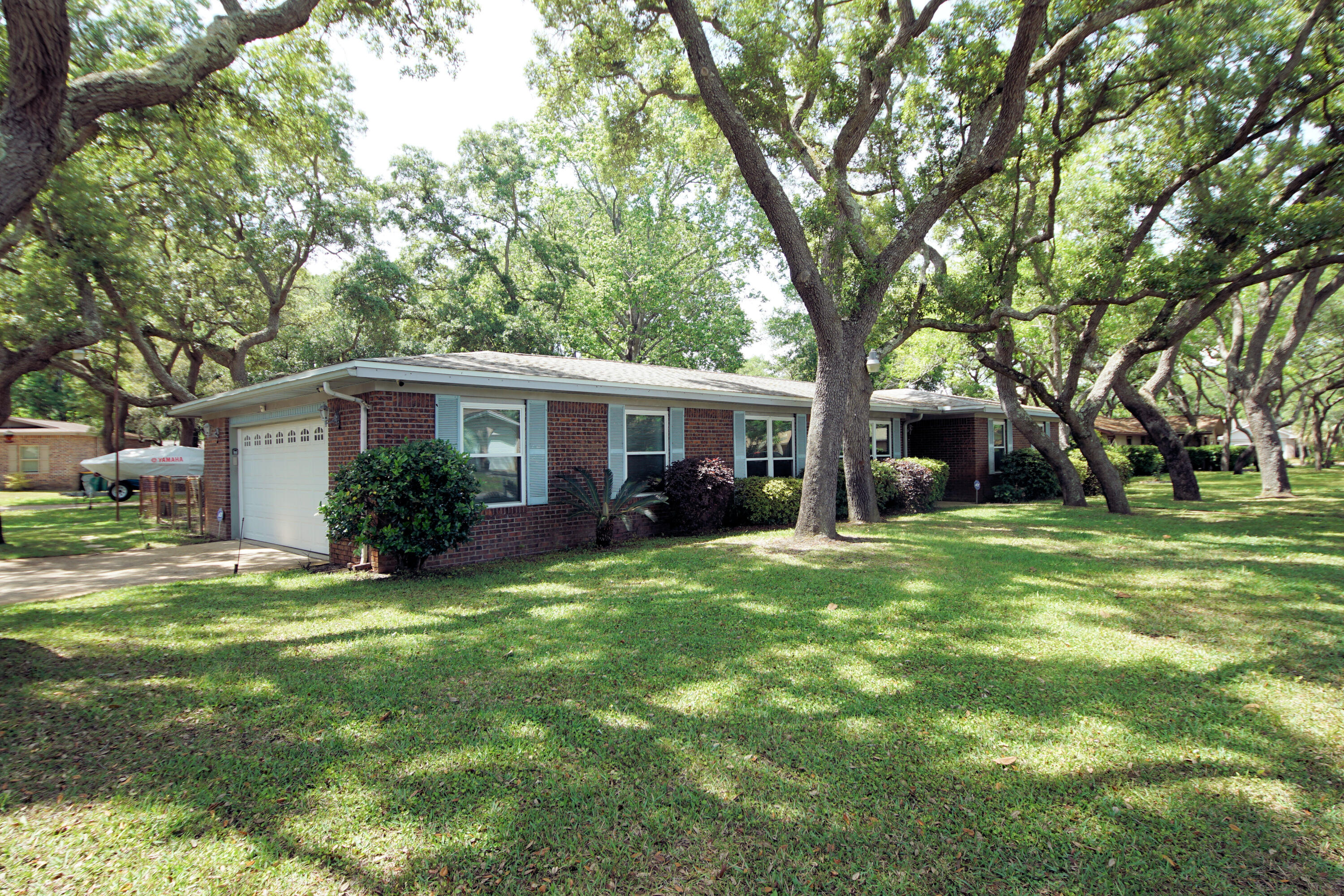 LAKEVIEW ESTATES - Residential