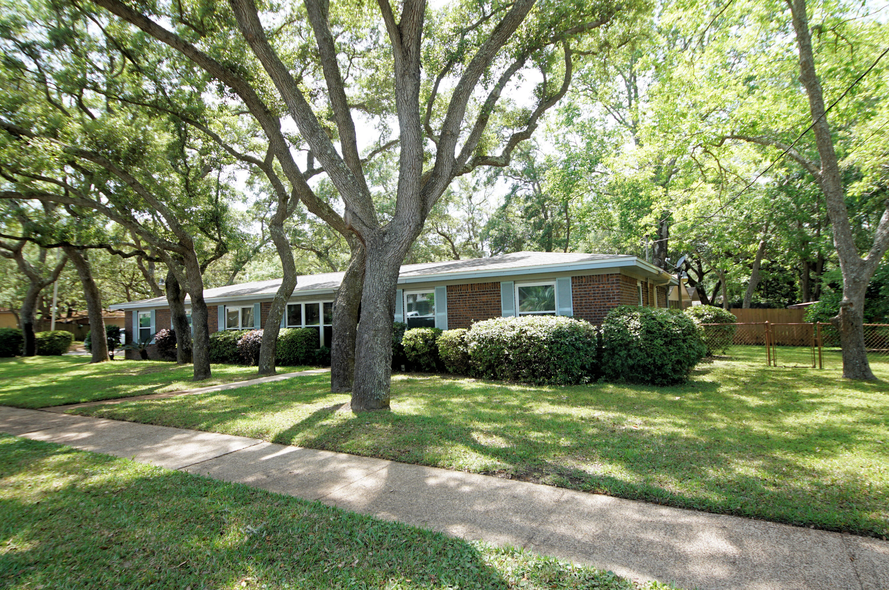 LAKEVIEW ESTATES - Residential