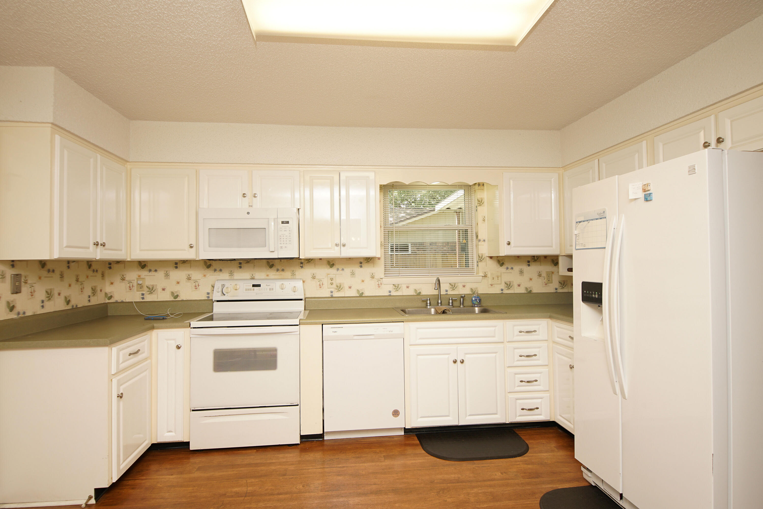 LAKEVIEW ESTATES - Residential