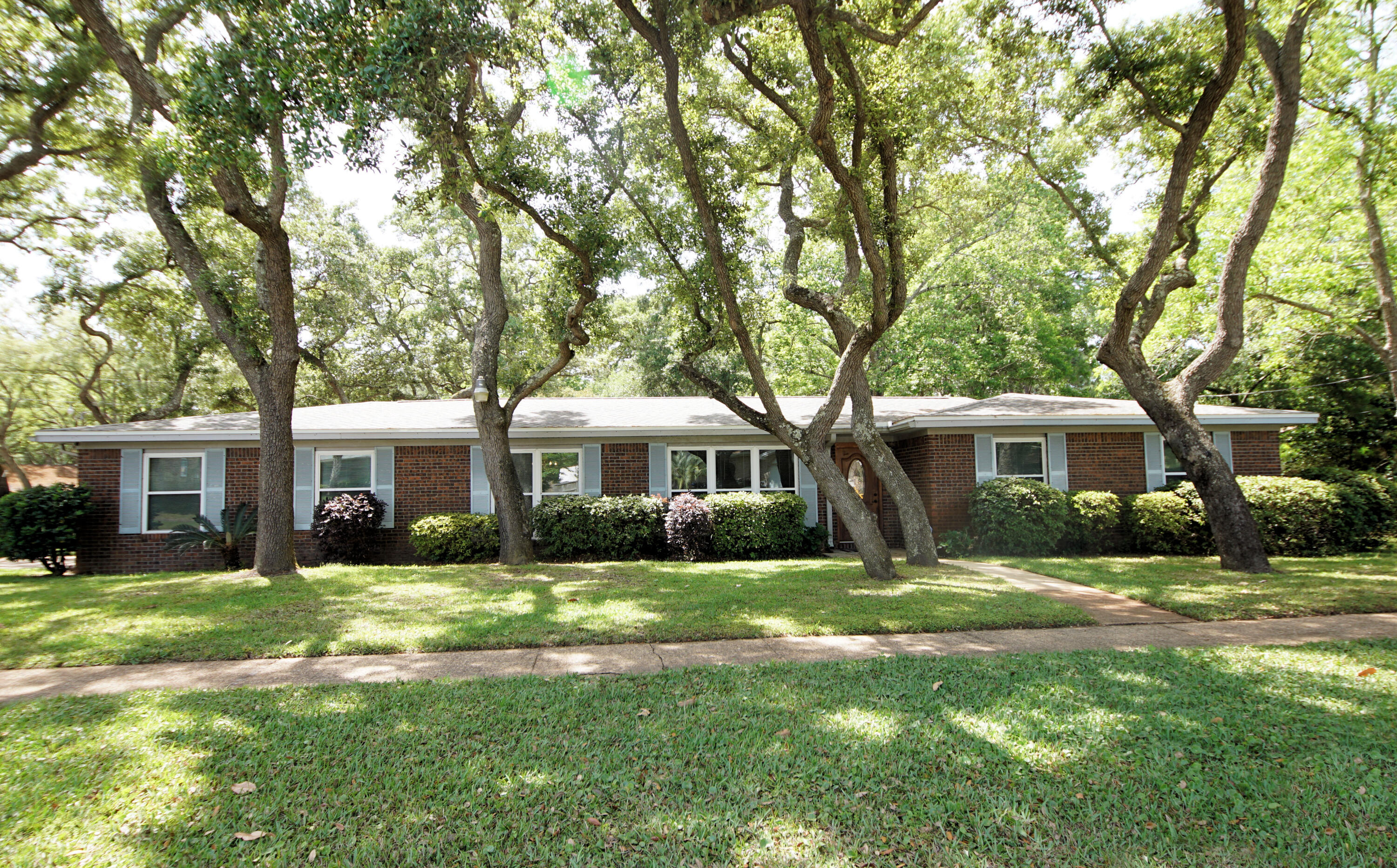 LAKEVIEW ESTATES - Residential