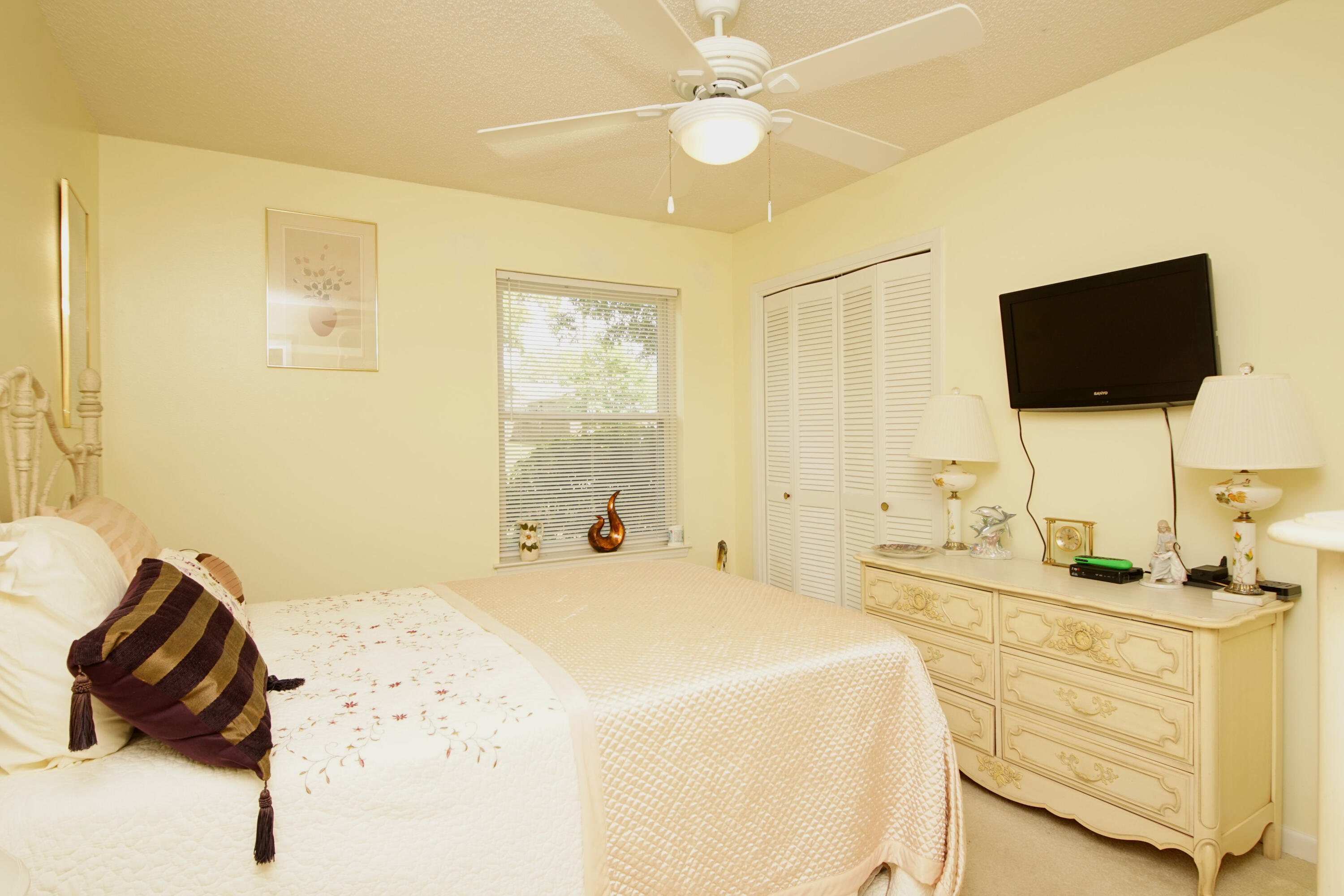 LAKEVIEW ESTATES - Residential