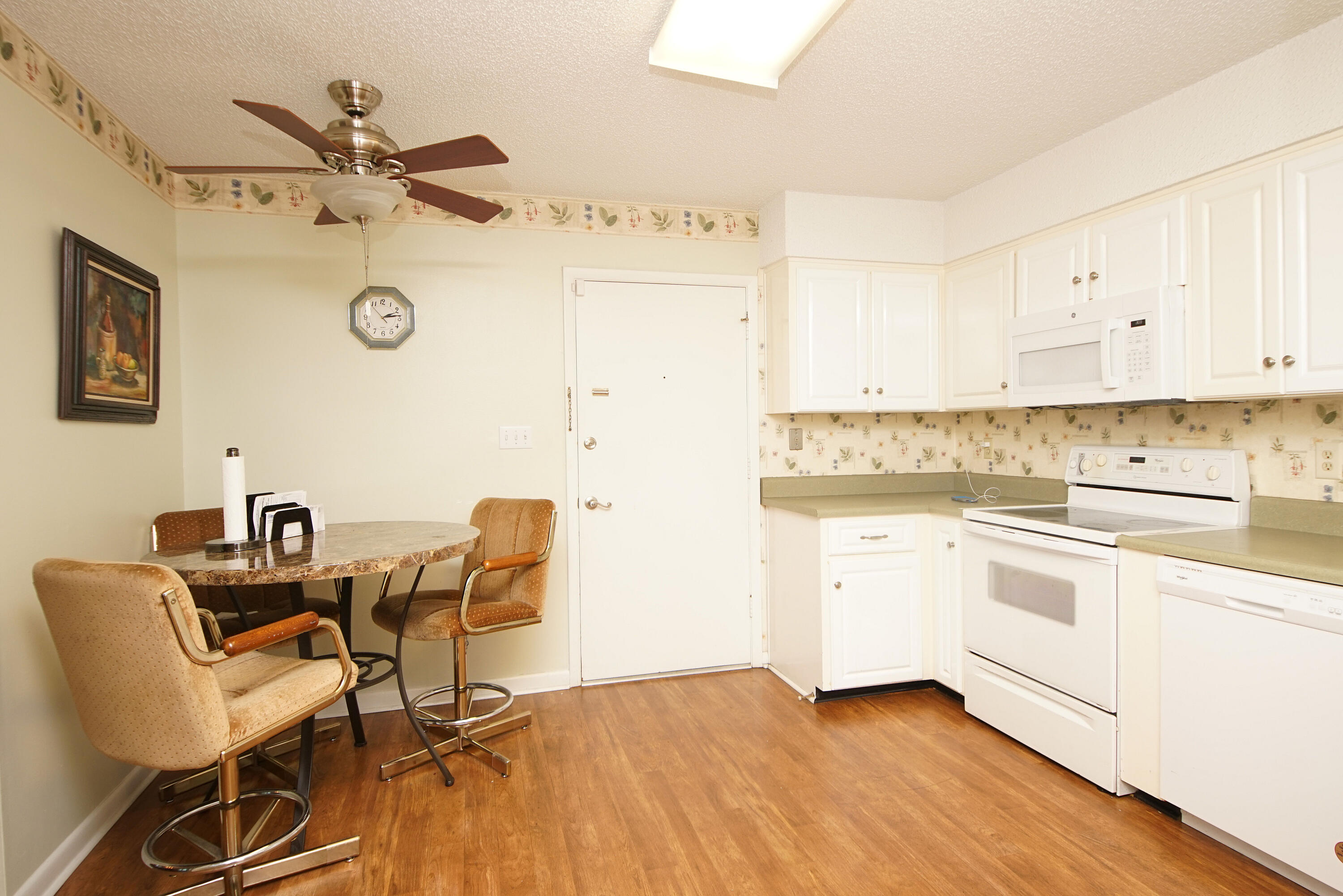 LAKEVIEW ESTATES - Residential