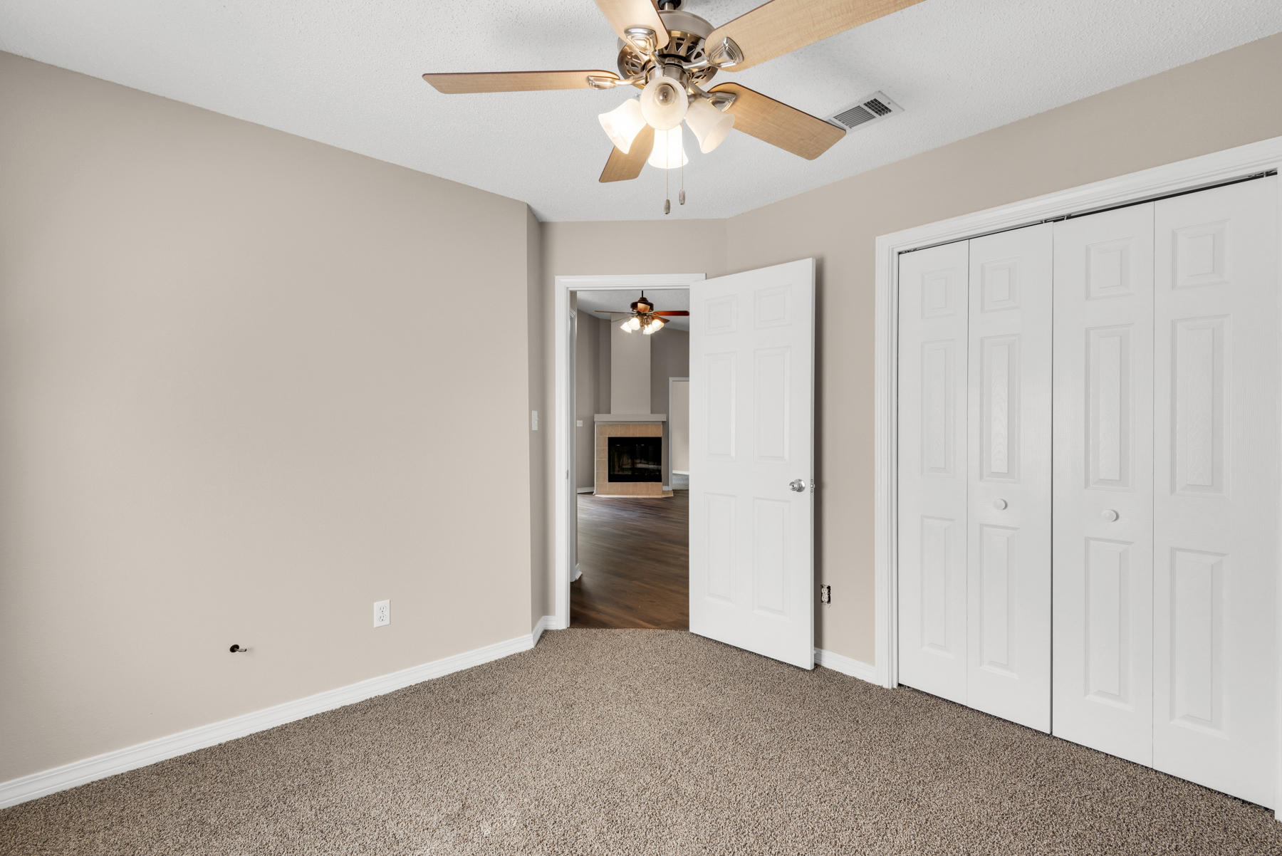 IVALEA GARDENS - Residential