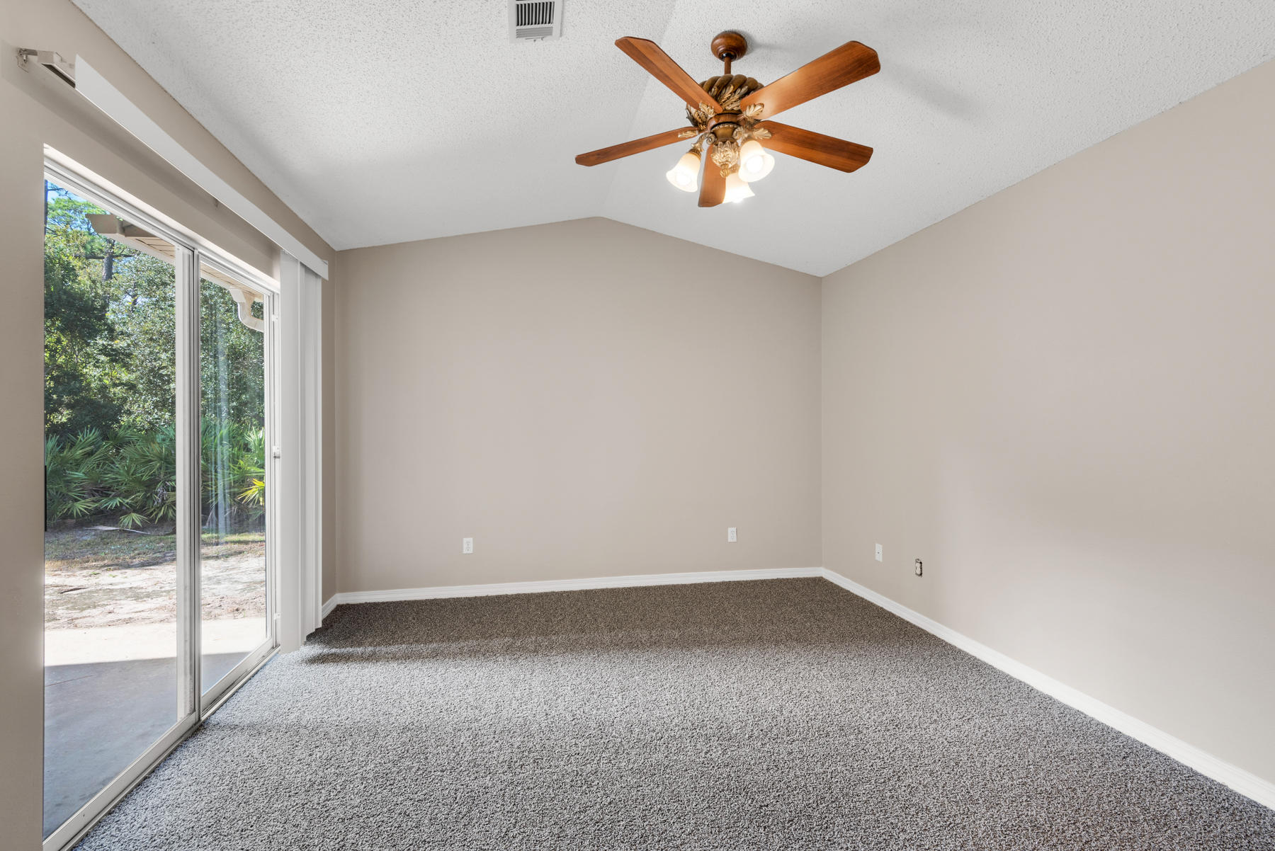 IVALEA GARDENS - Residential