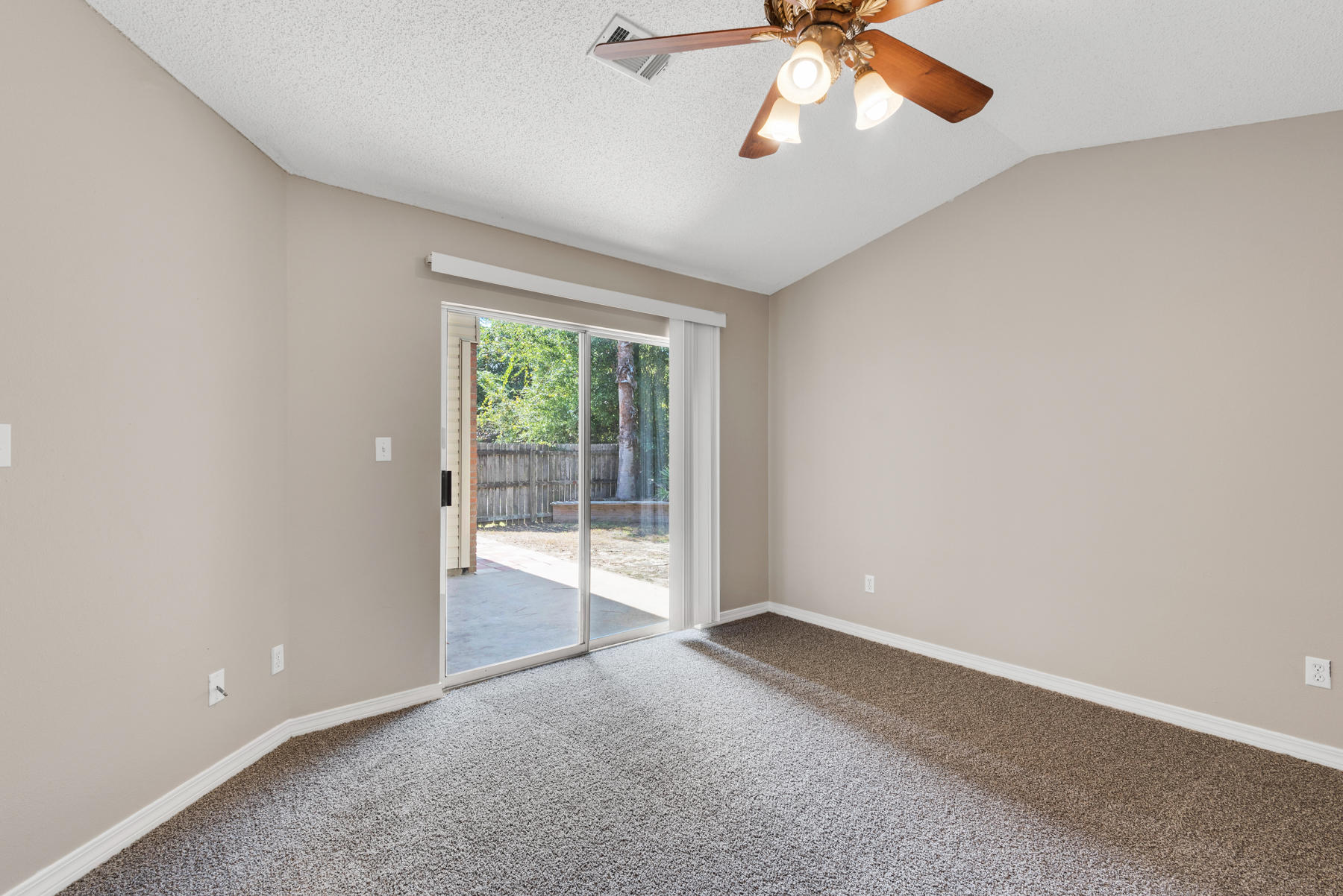 IVALEA GARDENS - Residential