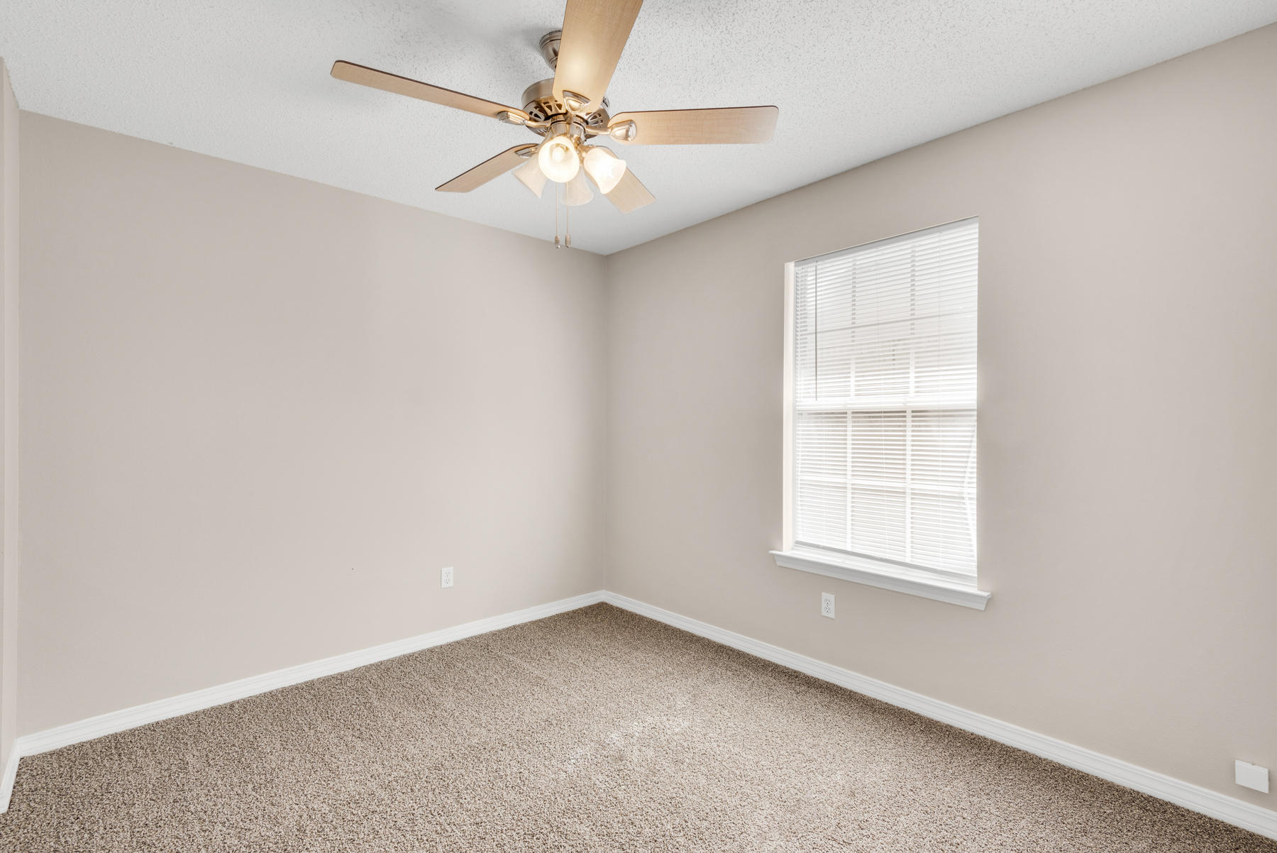 IVALEA GARDENS - Residential