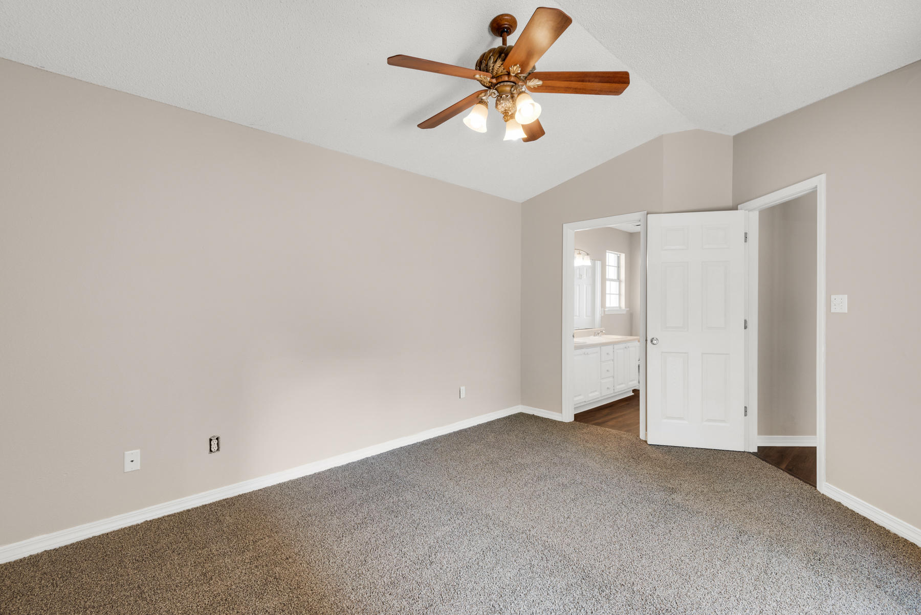 IVALEA GARDENS - Residential