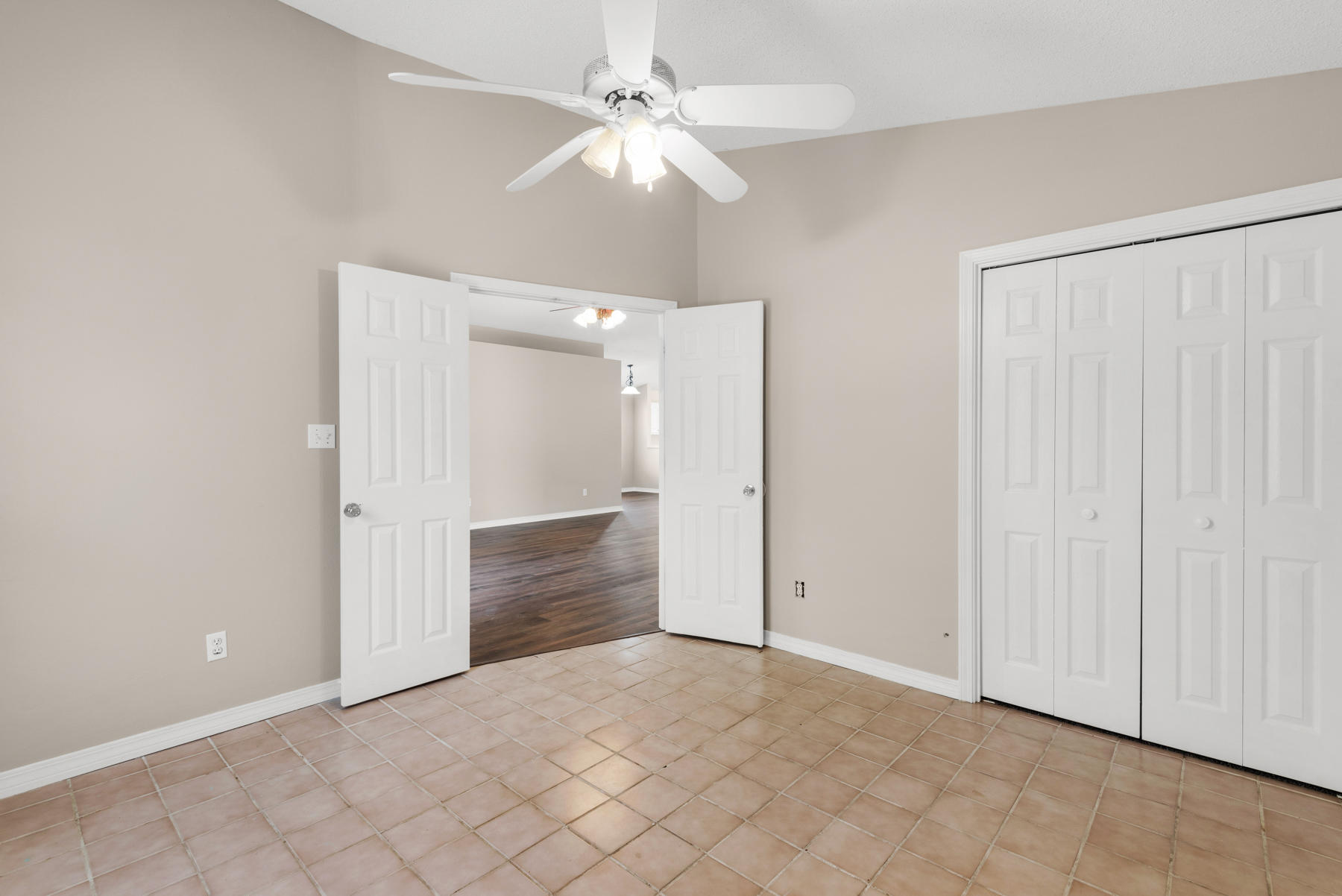 IVALEA GARDENS - Residential