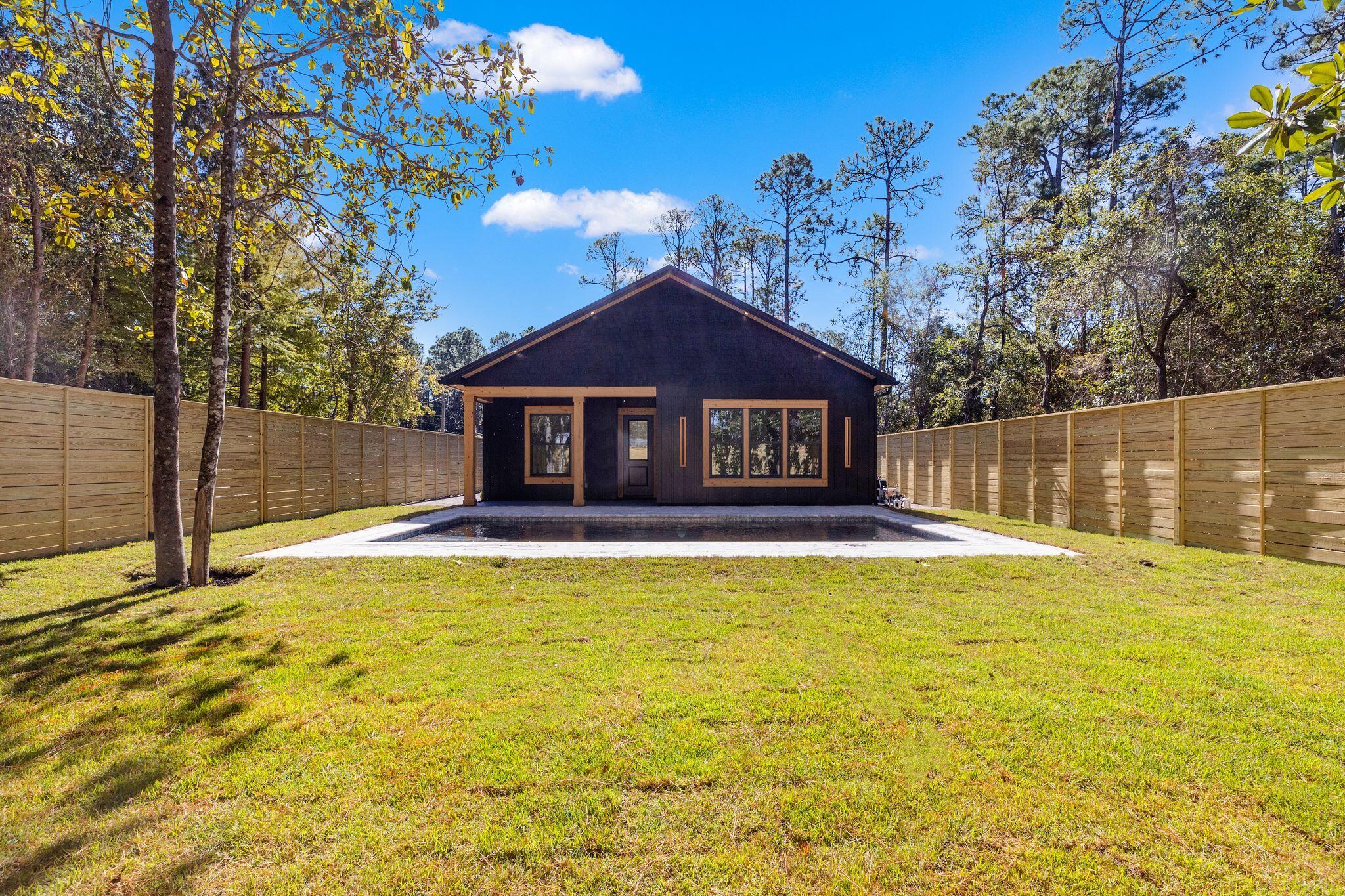 MAGNOLIA BEACH - Residential