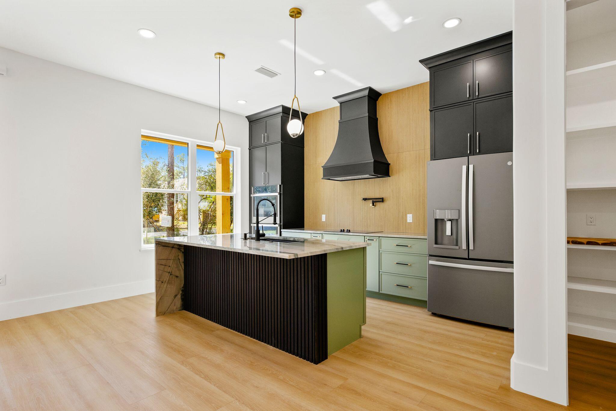 MAGNOLIA BEACH - Residential